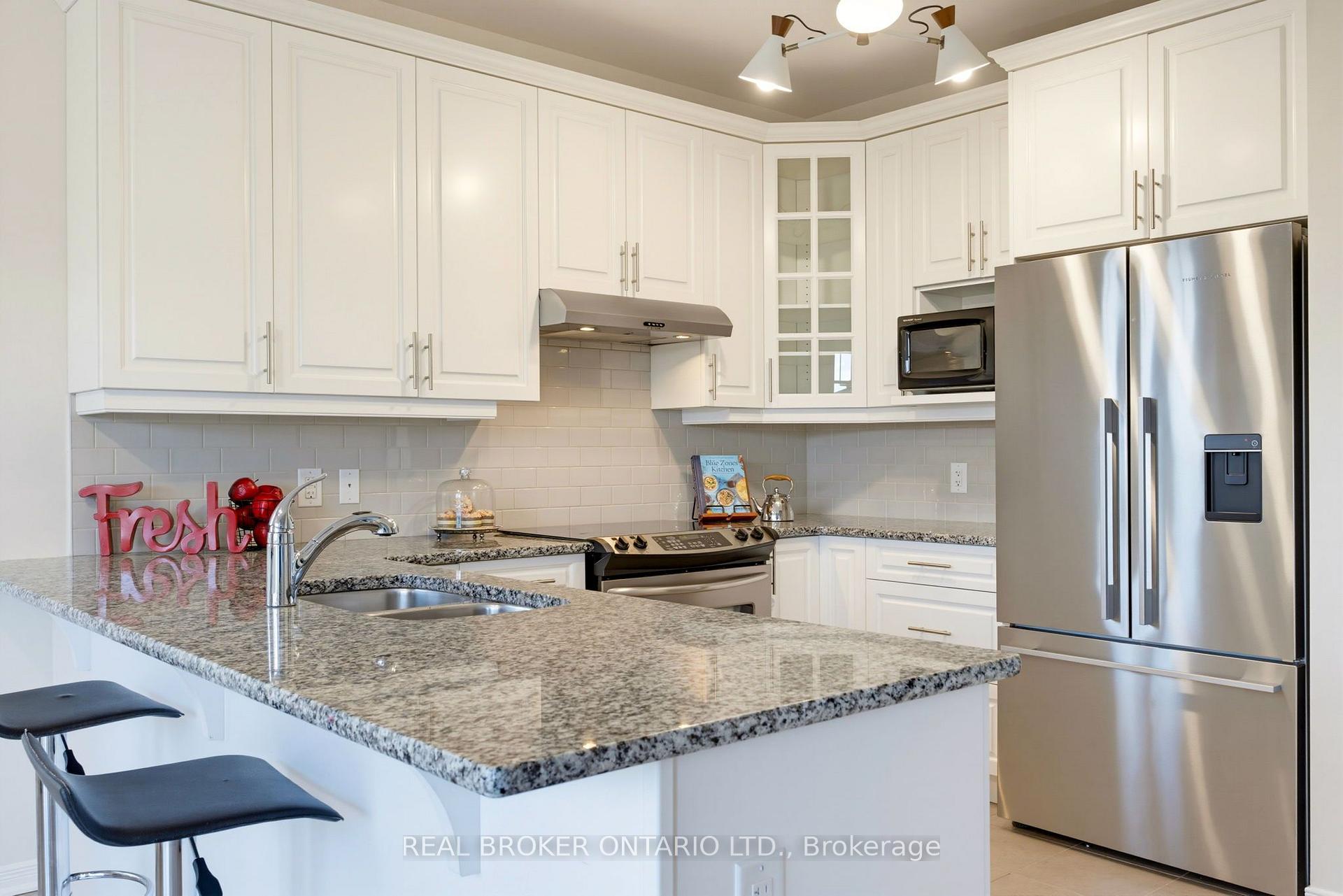 Photo 39 of 76 Tapadero Avenue, Ottawa, Kanata - Emerald Meadows/Trailwest — HOMEH