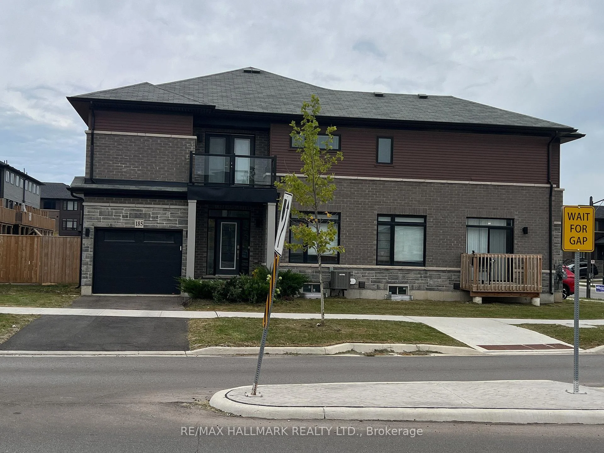 Photo 10 of 185 Longboat Run W, Brantford, Empire South — HOMEH