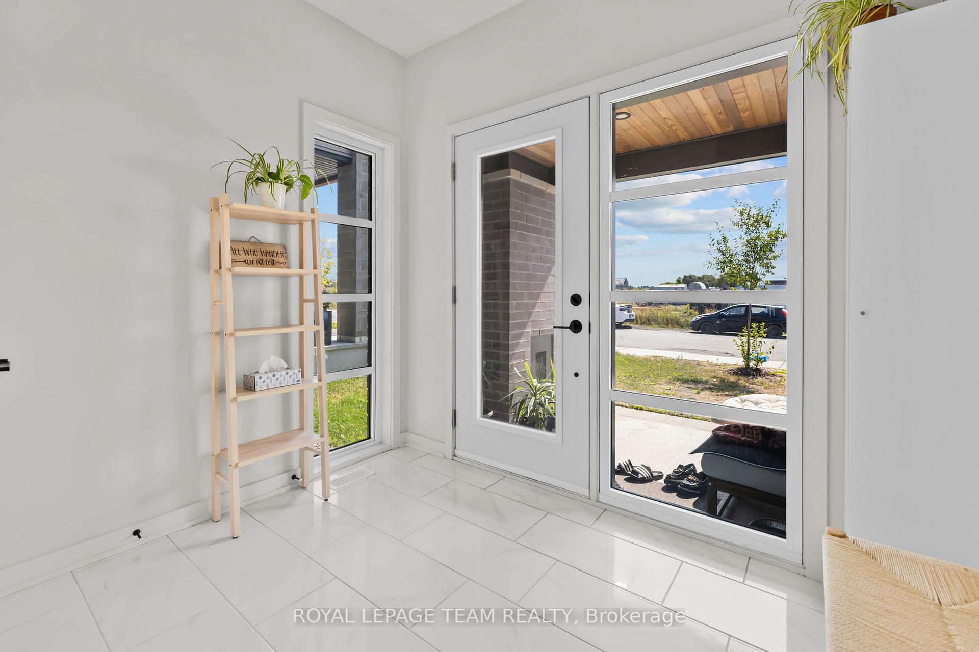 Photo 2 of 978 Acoustic Way, Ottawa, Riverside South/Gloucester Glen — HOMEH