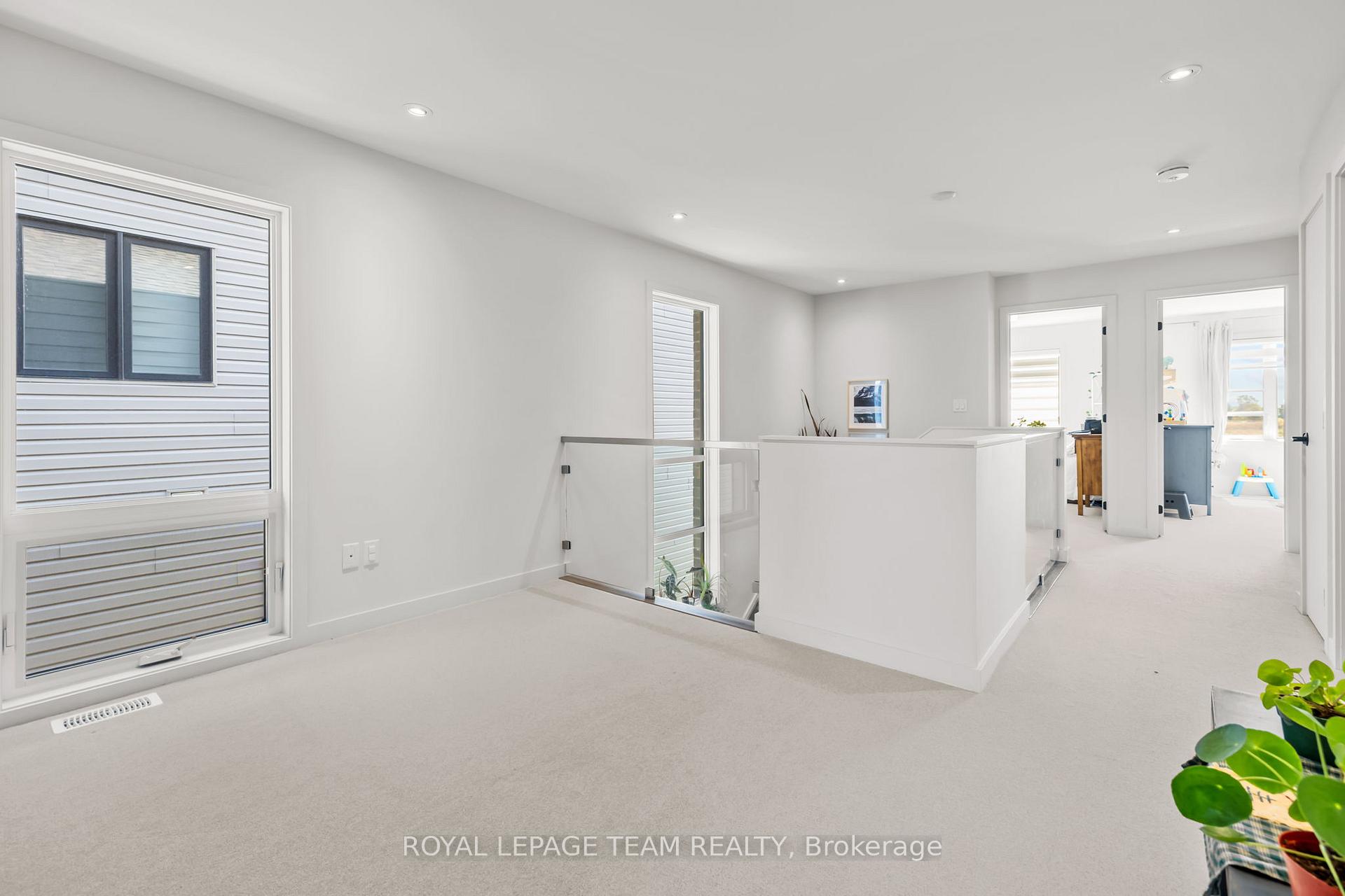 Photo 9 of 978 Acoustic Way, Ottawa, Riverside South/Gloucester Glen — HOMEH