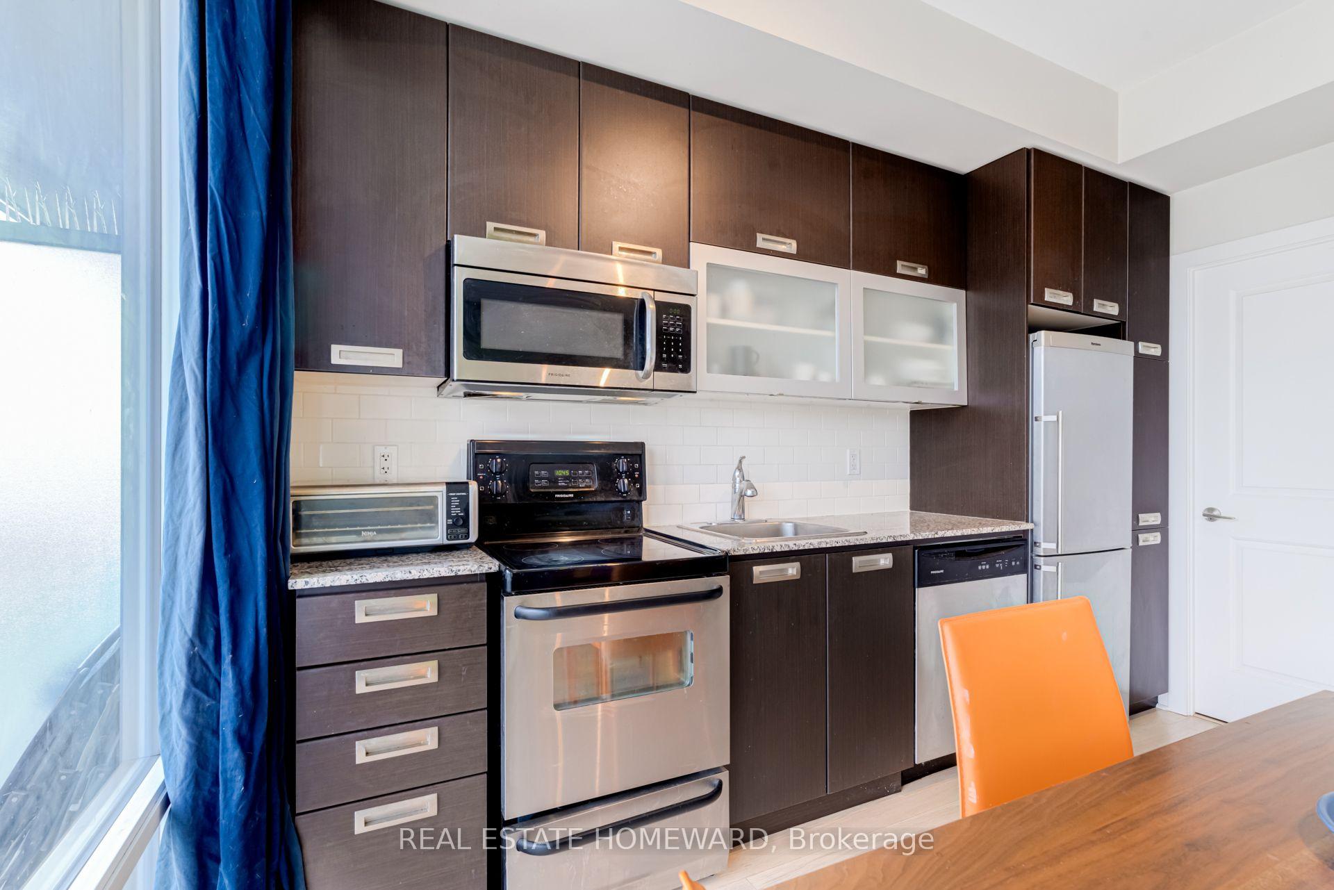 Photo 6 of 90 Stadium Road, Toronto, Waterfront Communities — HOMEH