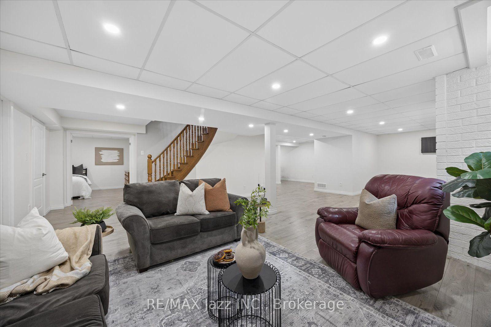 Photo 23 of 35 Ward Street, Whitby, Rural Whitby — HOMEH