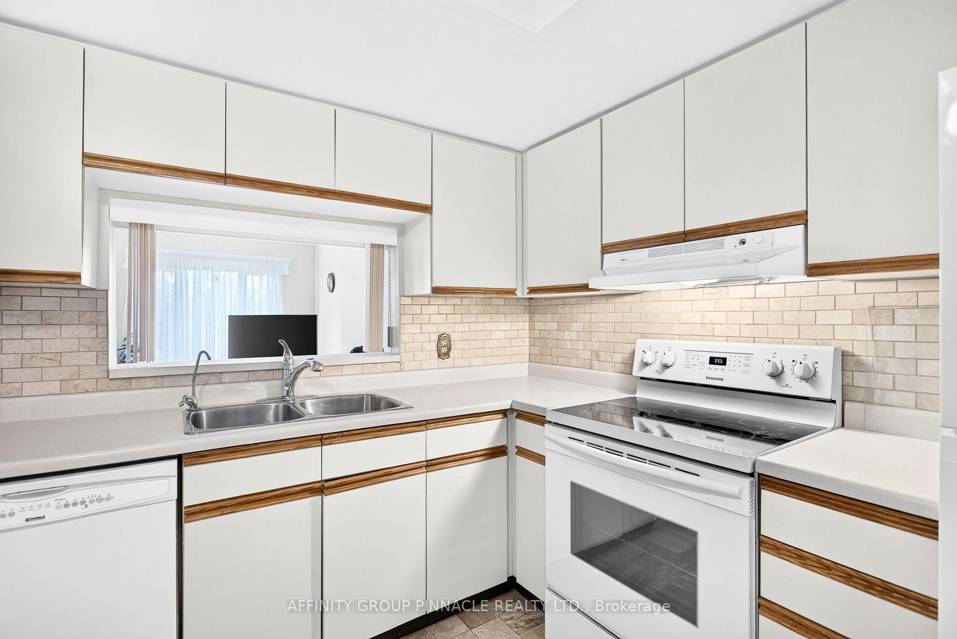 Photo 23 of Unit 206, 1 Heritage Way, Kawartha Lakes, Lindsay — HOMEH