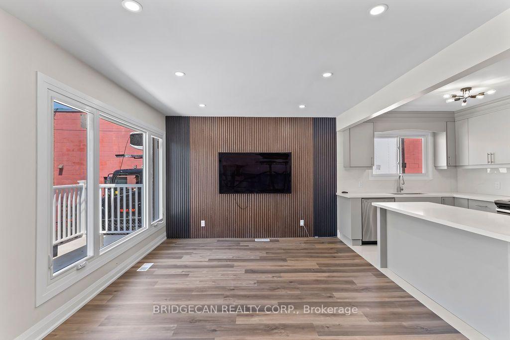 Photo 4 of 73 Adair Avenue S, Hamilton, Glenview — HOMEH