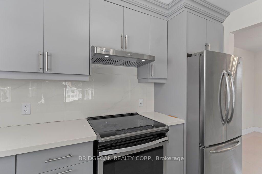 Photo 10 of 73 Adair Avenue S, Hamilton, Glenview — HOMEH