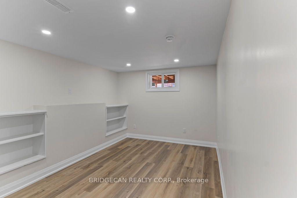 Photo 21 of 73 Adair Avenue S, Hamilton, Glenview — HOMEH