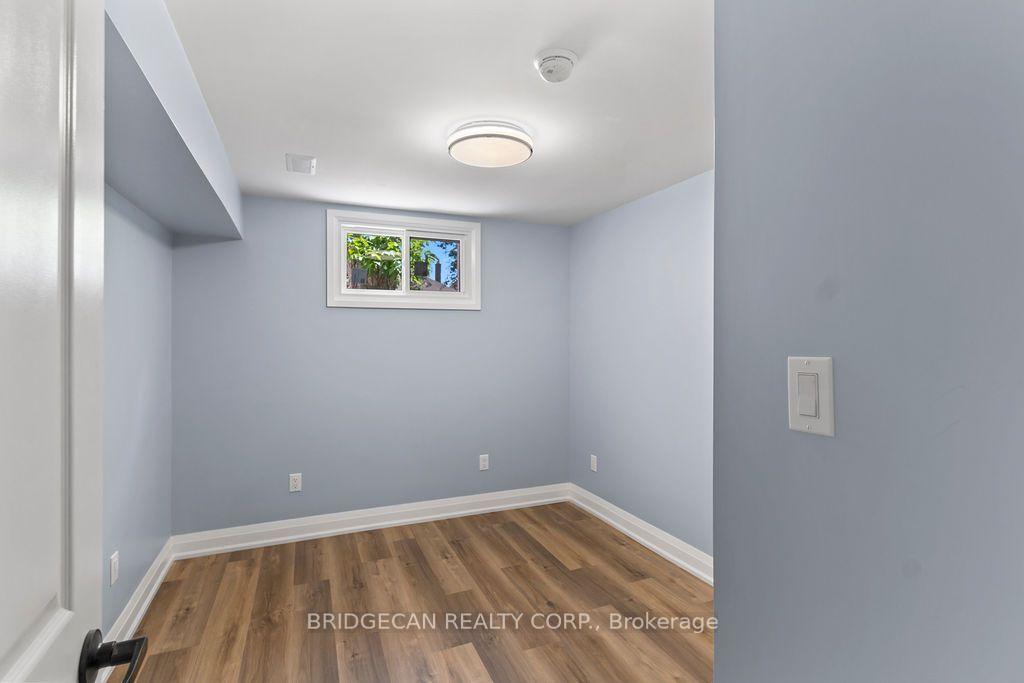 Photo 29 of 73 Adair Avenue S, Hamilton, Glenview — HOMEH