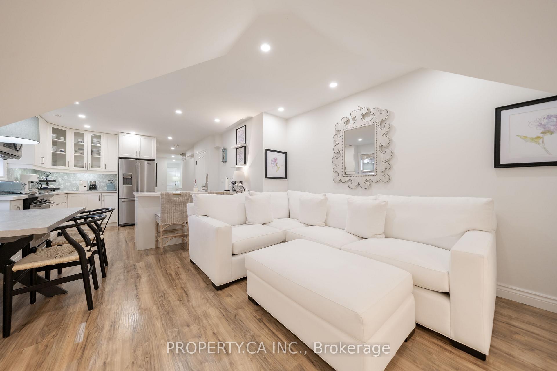 Photo of Unit 8, 963 Avenue Road