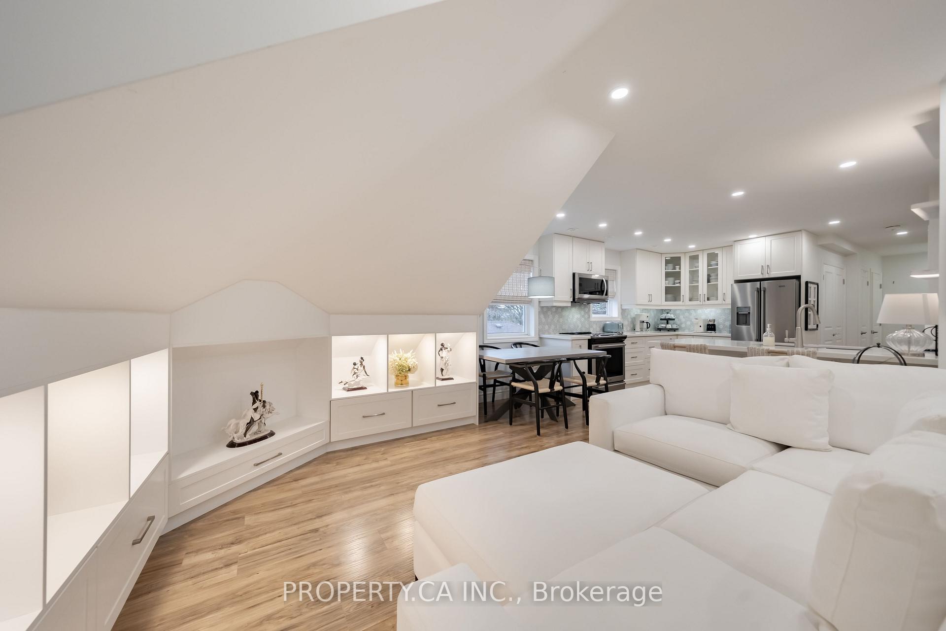 Photo 5 of Unit 8, 963 Avenue Road, Toronto, Yonge-Eglinton — HOMEH