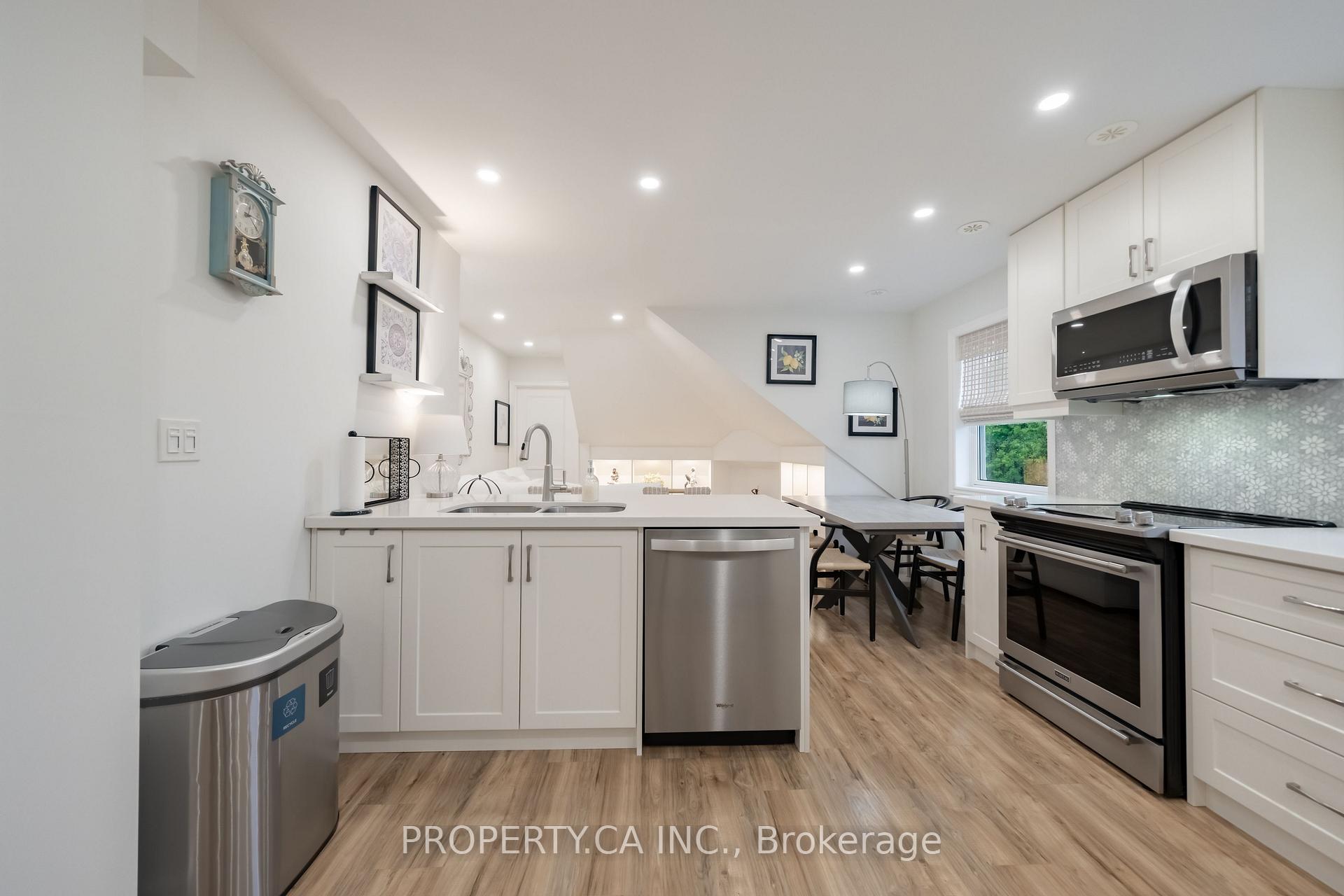 Photo 19 of Unit 8, 963 Avenue Road, Toronto, Yonge-Eglinton — HOMEH