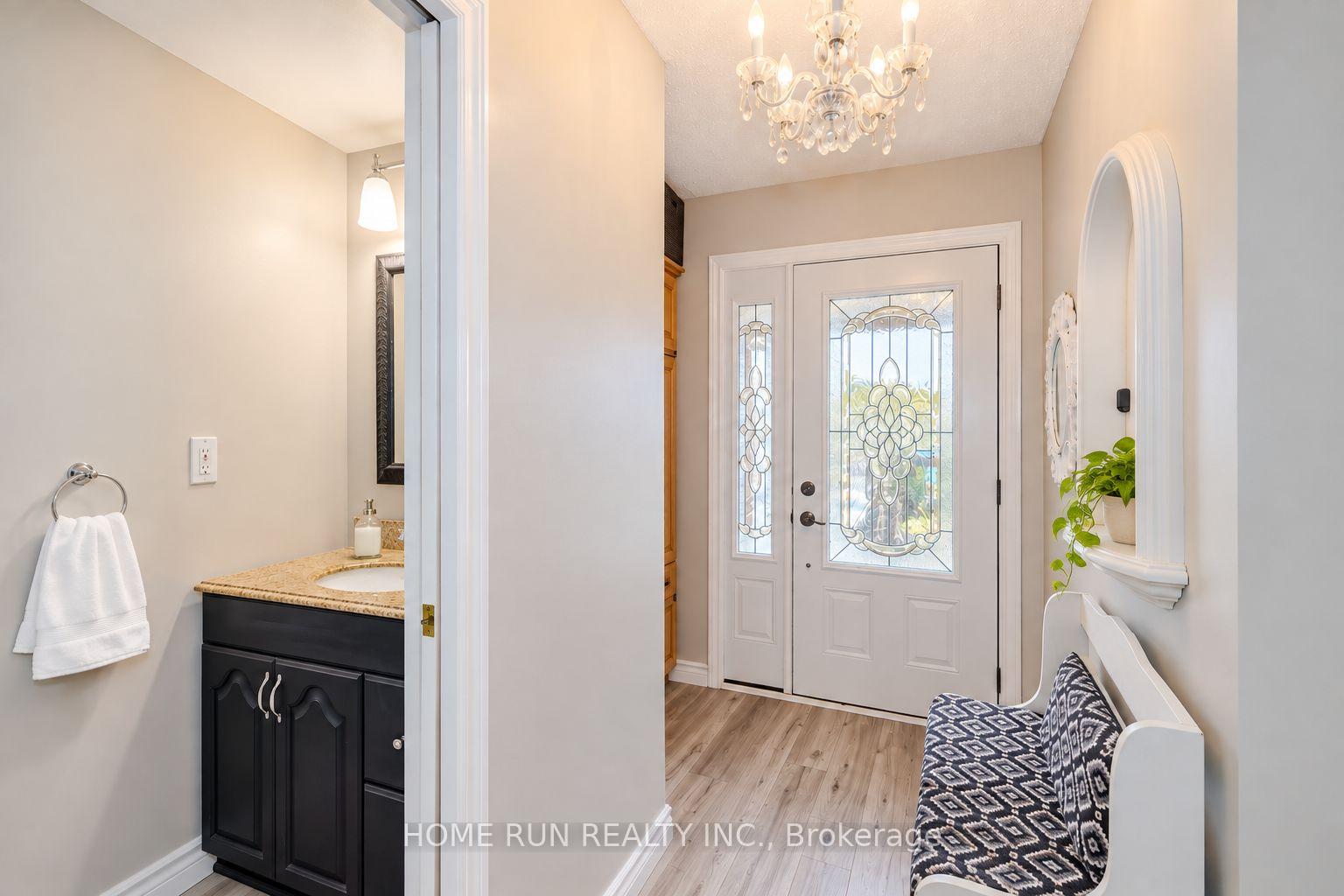Photo 4 of 57 Fair Oaks Crescent, Ottawa, Craig Henry/Woodvale — HOMEH