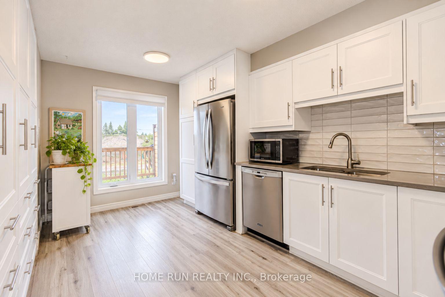 Photo 8 of 57 Fair Oaks Crescent, Ottawa, Craig Henry/Woodvale — HOMEH