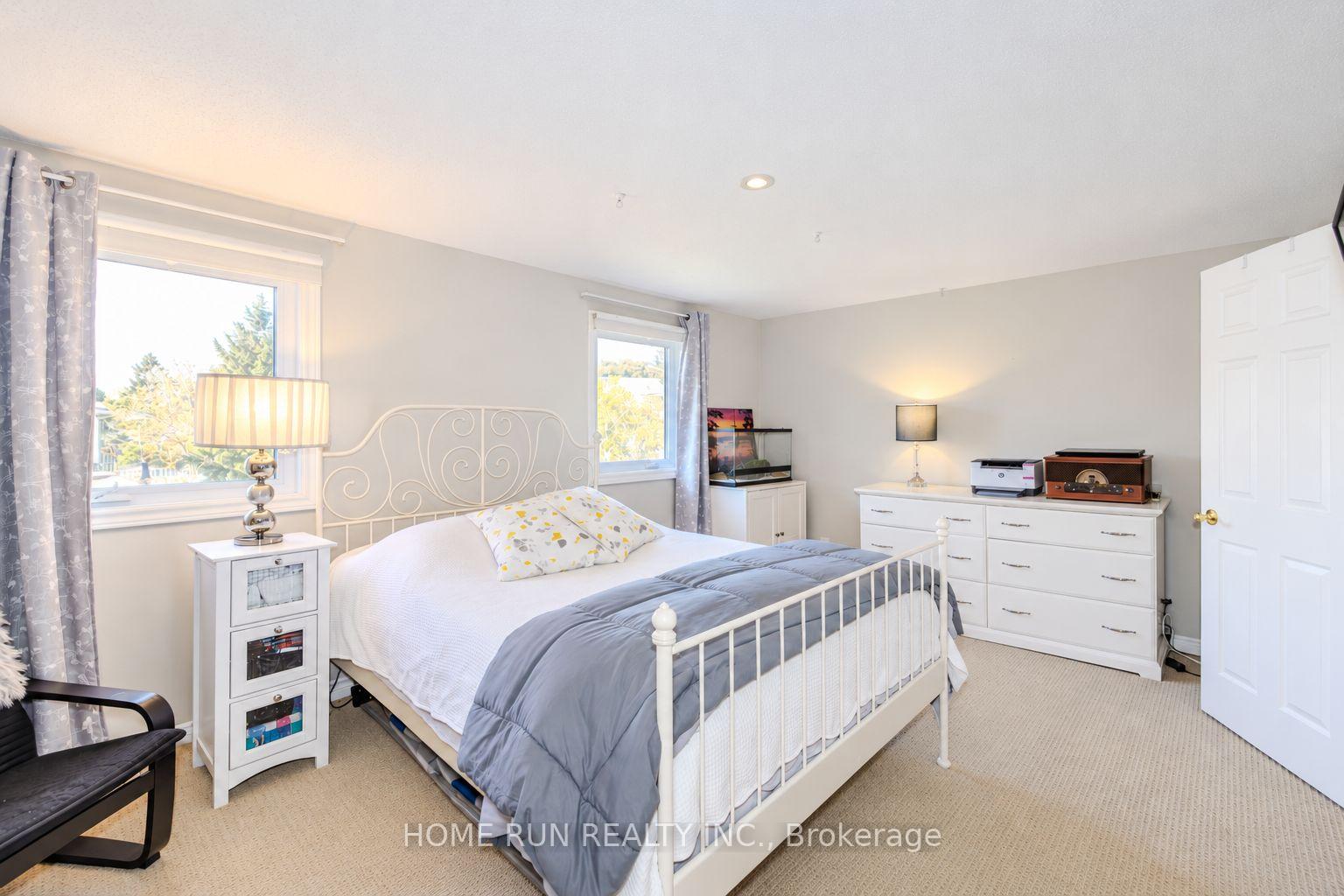 Photo 25 of 57 Fair Oaks Crescent, Ottawa, Craig Henry/Woodvale — HOMEH
