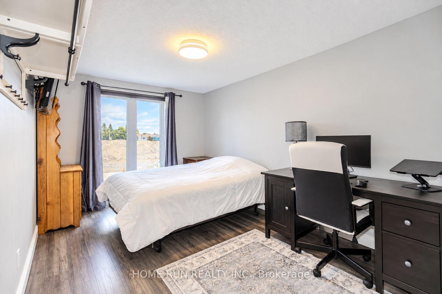 Photo 30 of 57 Fair Oaks Crescent, Ottawa, Craig Henry/Woodvale — HOMEH