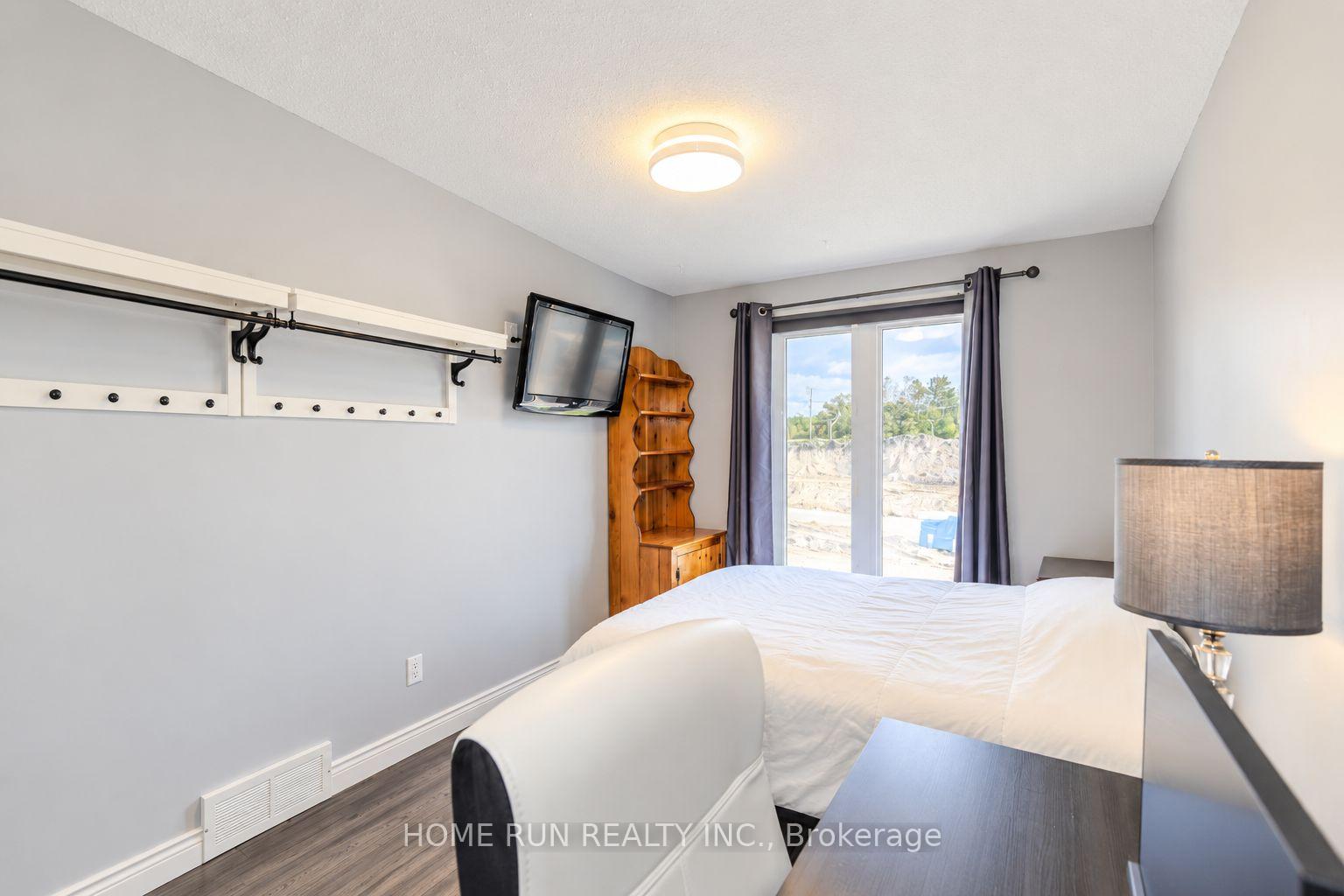 Photo 31 of 57 Fair Oaks Crescent, Ottawa, Craig Henry/Woodvale — HOMEH
