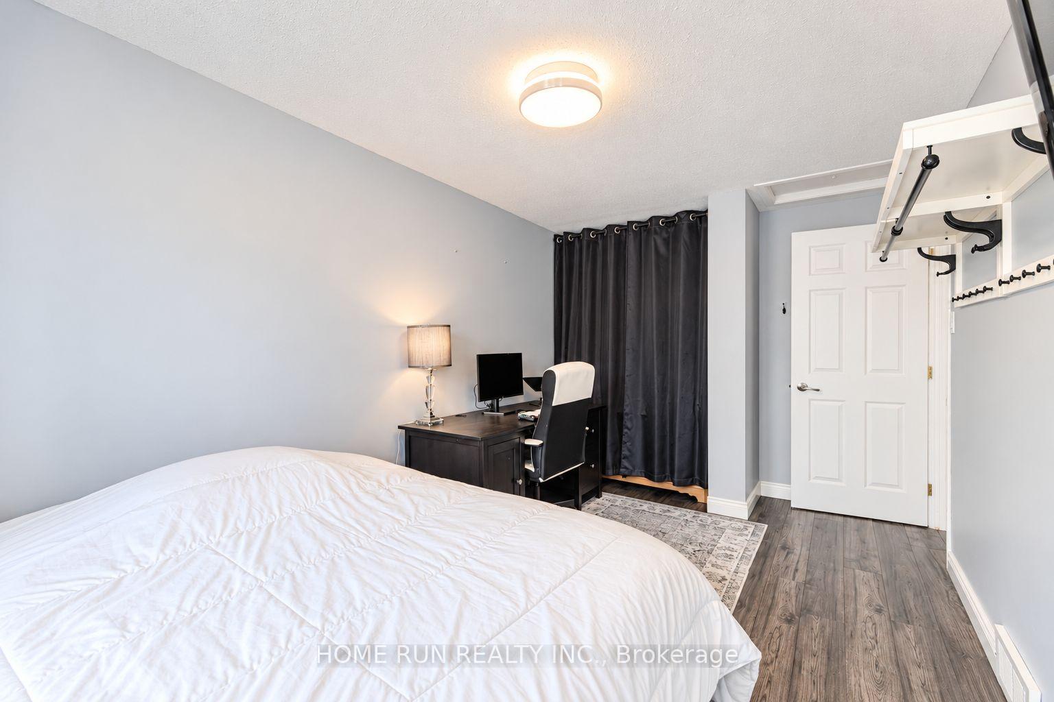 Photo 32 of 57 Fair Oaks Crescent, Ottawa, Craig Henry/Woodvale — HOMEH