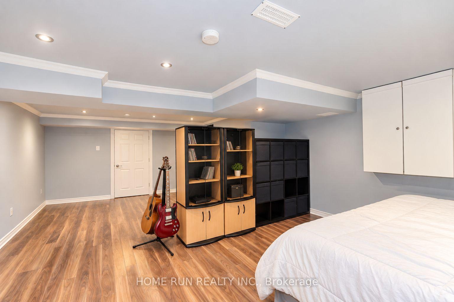 Photo 40 of 57 Fair Oaks Crescent, Ottawa, Craig Henry/Woodvale — HOMEH