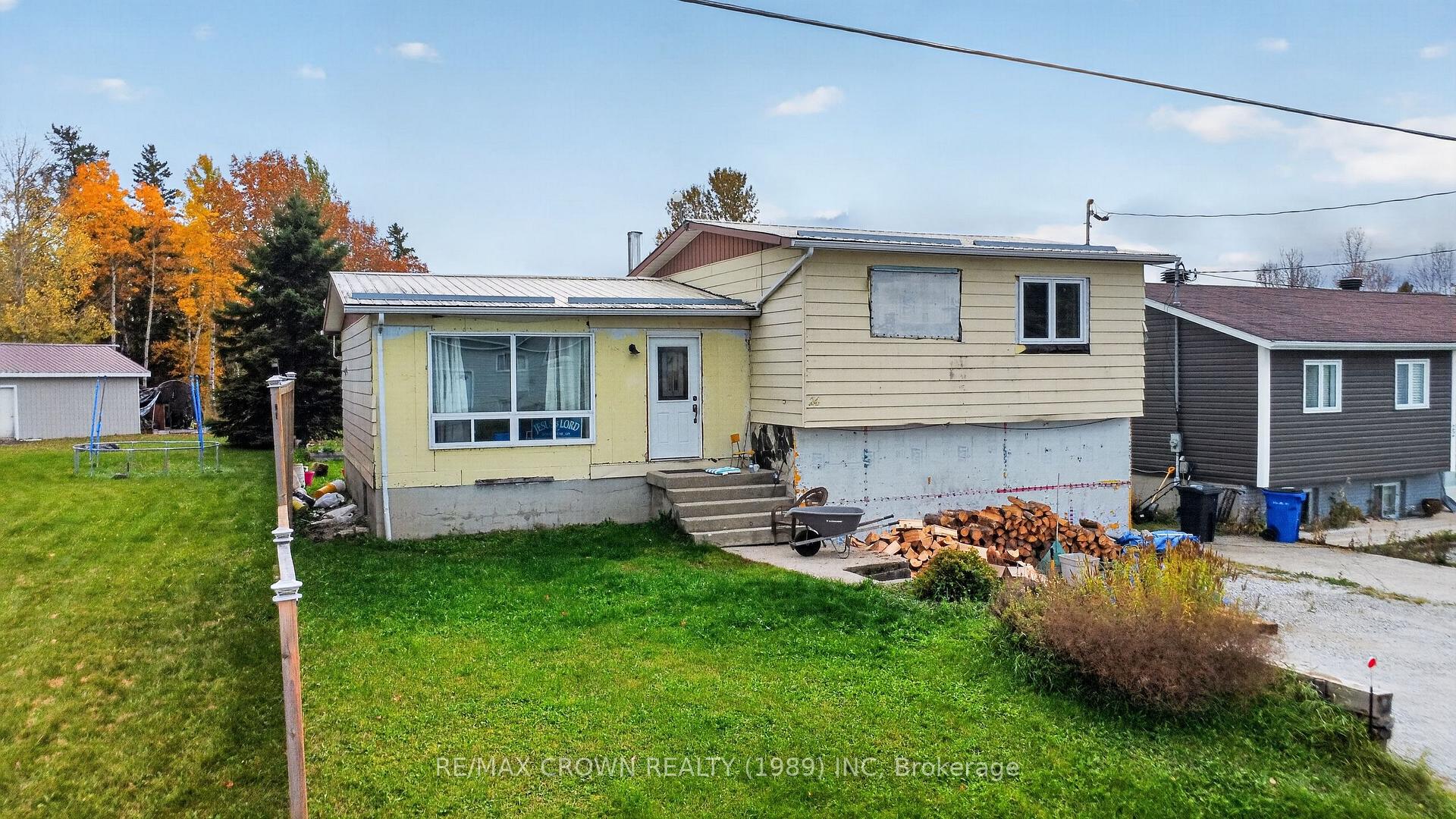 Photo 1 of 24 Cedar Avenue, Hornepayne, West — HOMEH