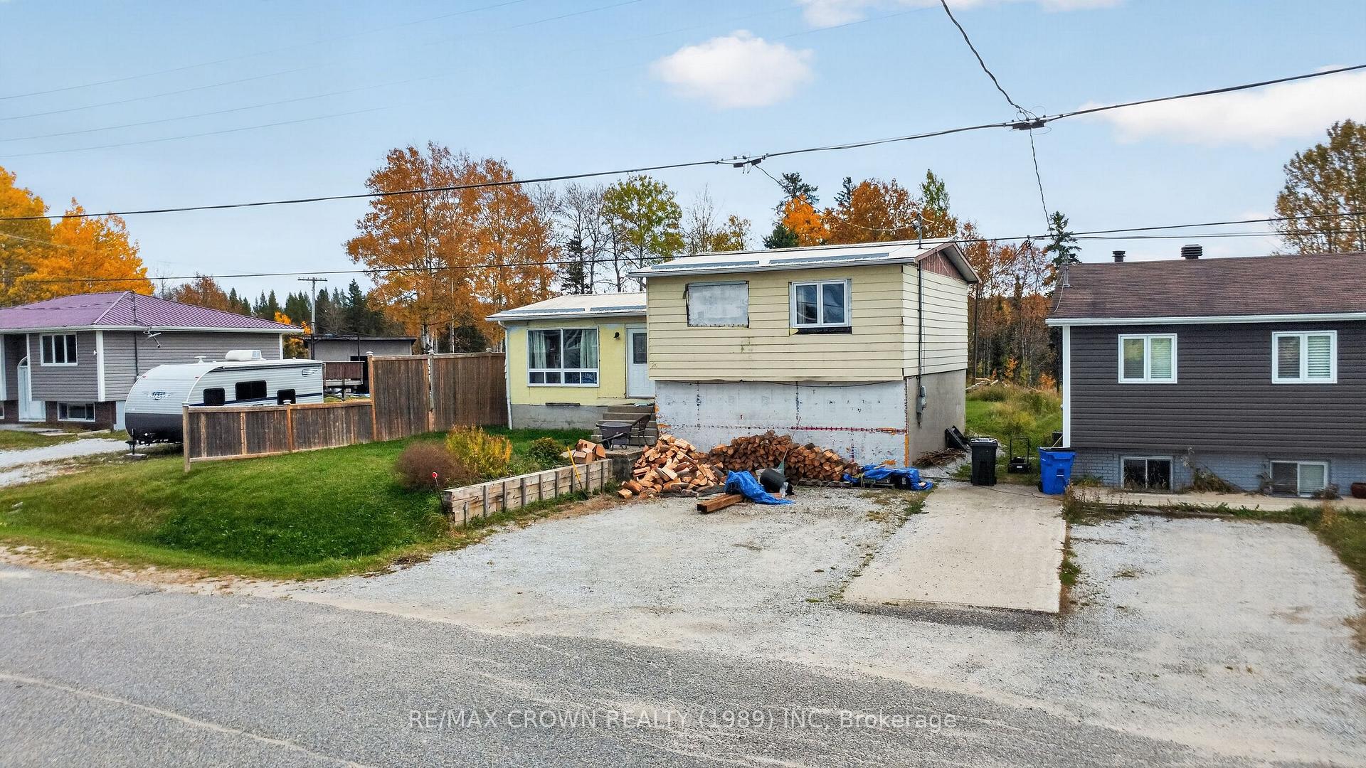 Photo 2 of 24 Cedar Avenue, Hornepayne, West — HOMEH