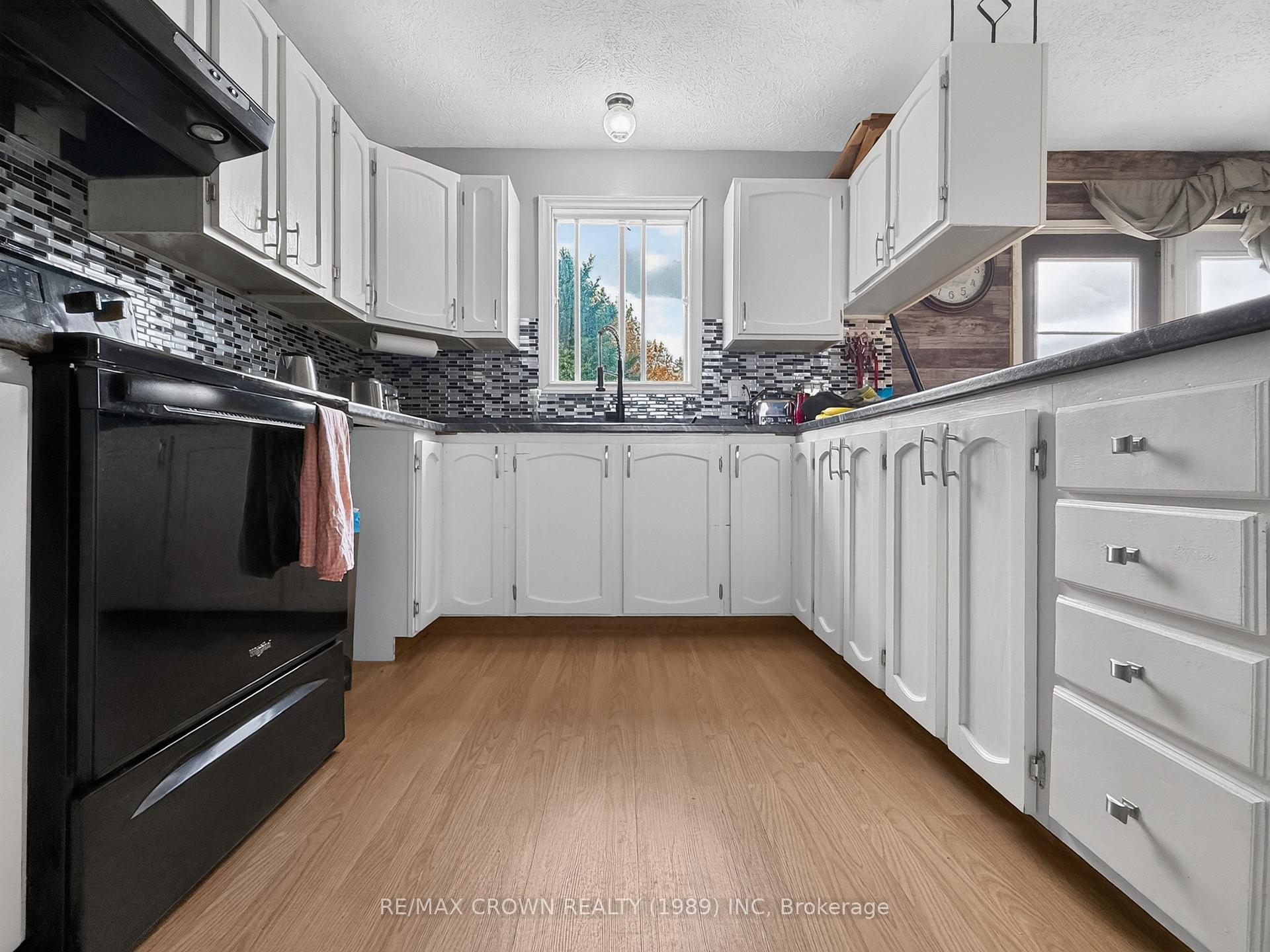 Photo 13 of 24 Cedar Avenue, Hornepayne, West — HOMEH
