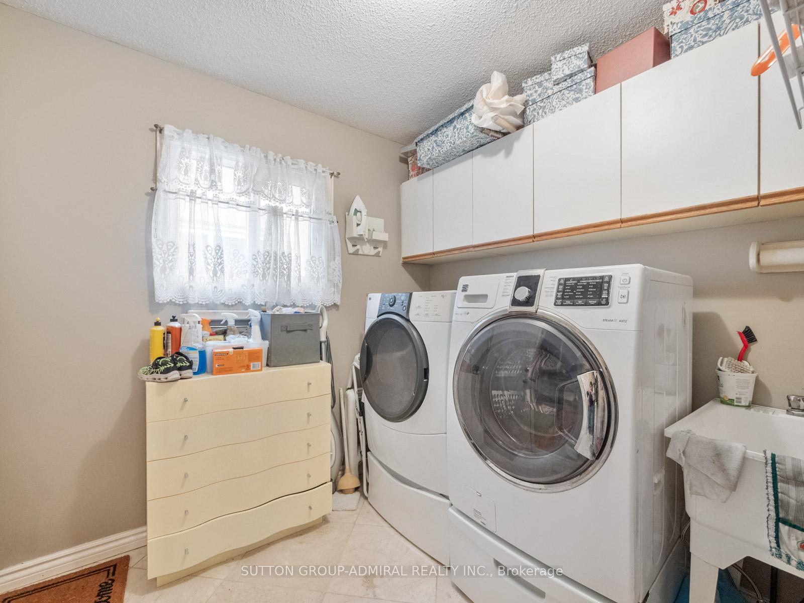 Photo 18 of 49 Miriam Crescent, Richmond Hill, Doncrest — HOMEH