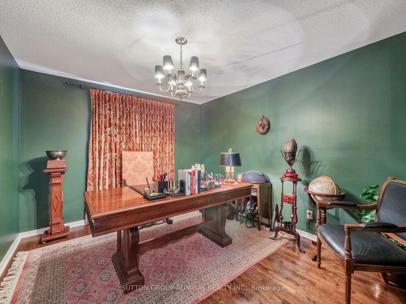 Photo 17 of 49 Miriam Crescent, Richmond Hill, Doncrest — HOMEH