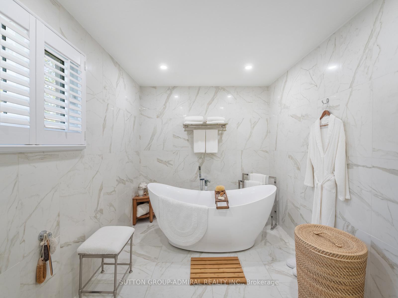 Photo 25 of 49 Miriam Crescent, Richmond Hill, Doncrest — HOMEH