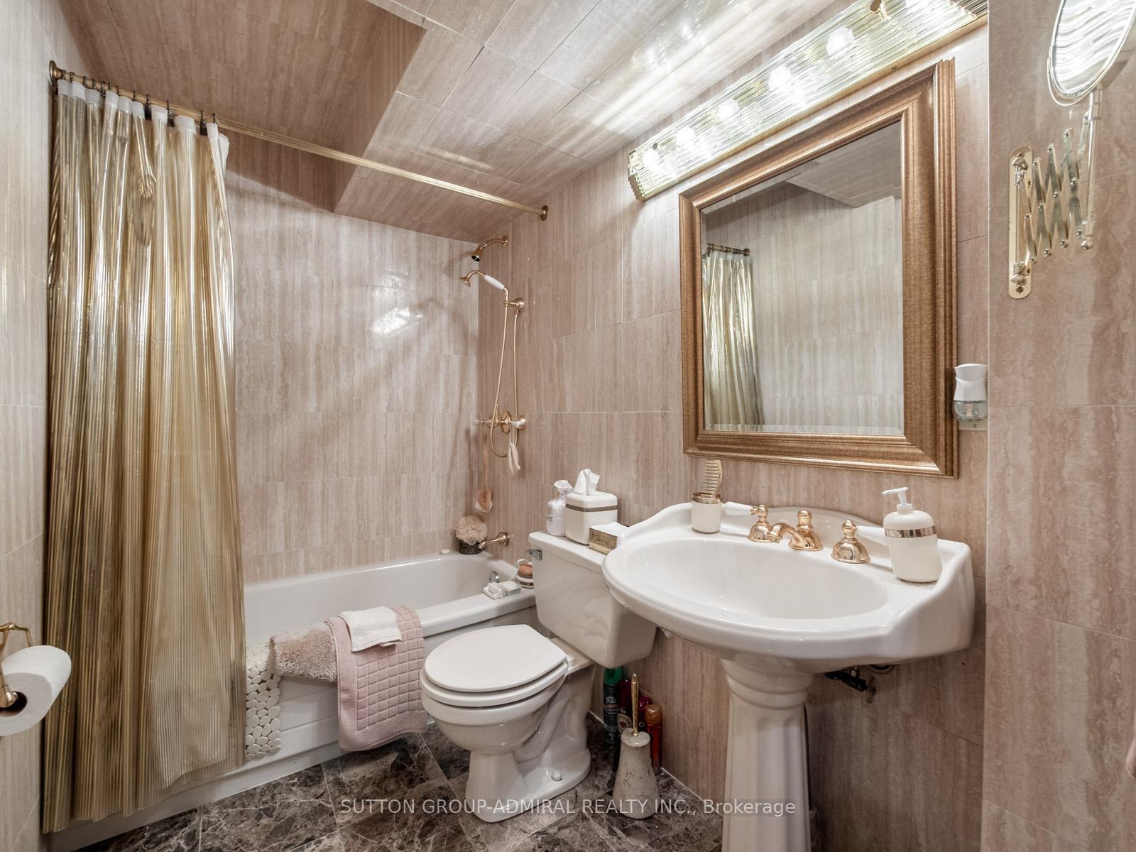 Photo 41 of 49 Miriam Crescent, Richmond Hill, Doncrest — HOMEH