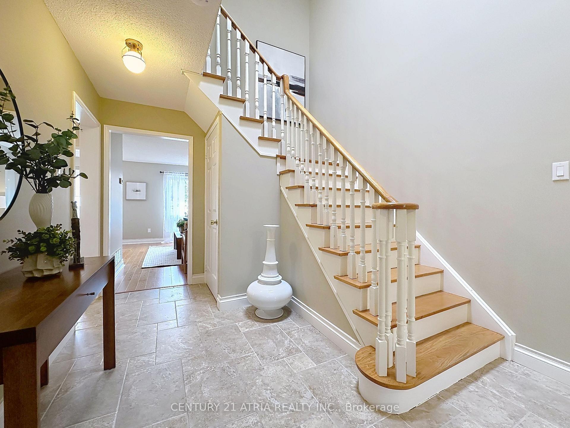 Photo 2 of 58 Danjohn Crescent, Scarborough, Agincourt North — HOMEH