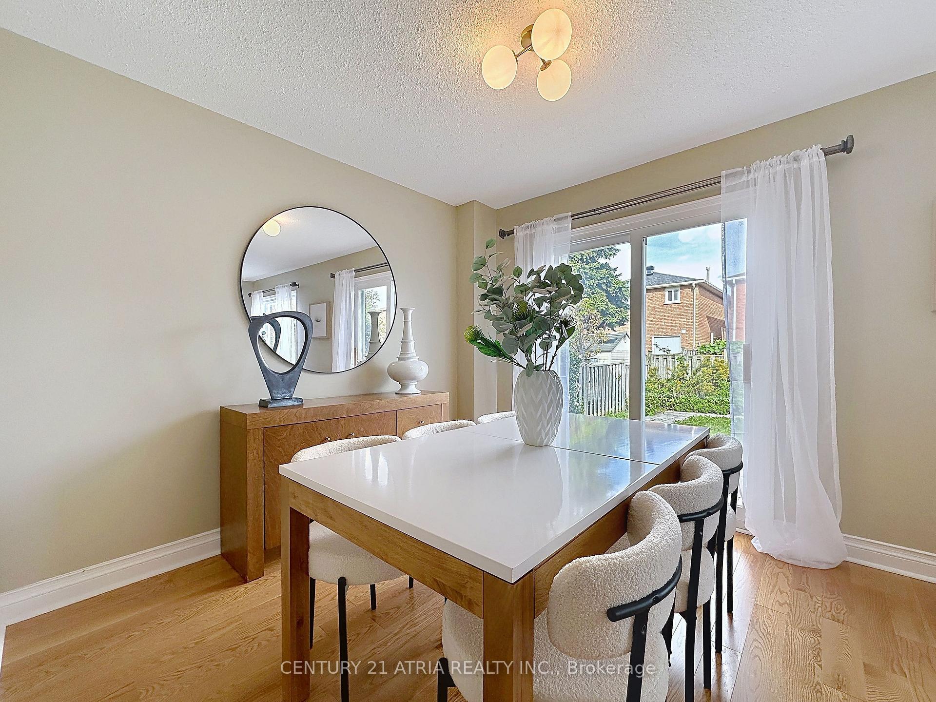 Photo 5 of 58 Danjohn Crescent, Scarborough, Agincourt North — HOMEH
