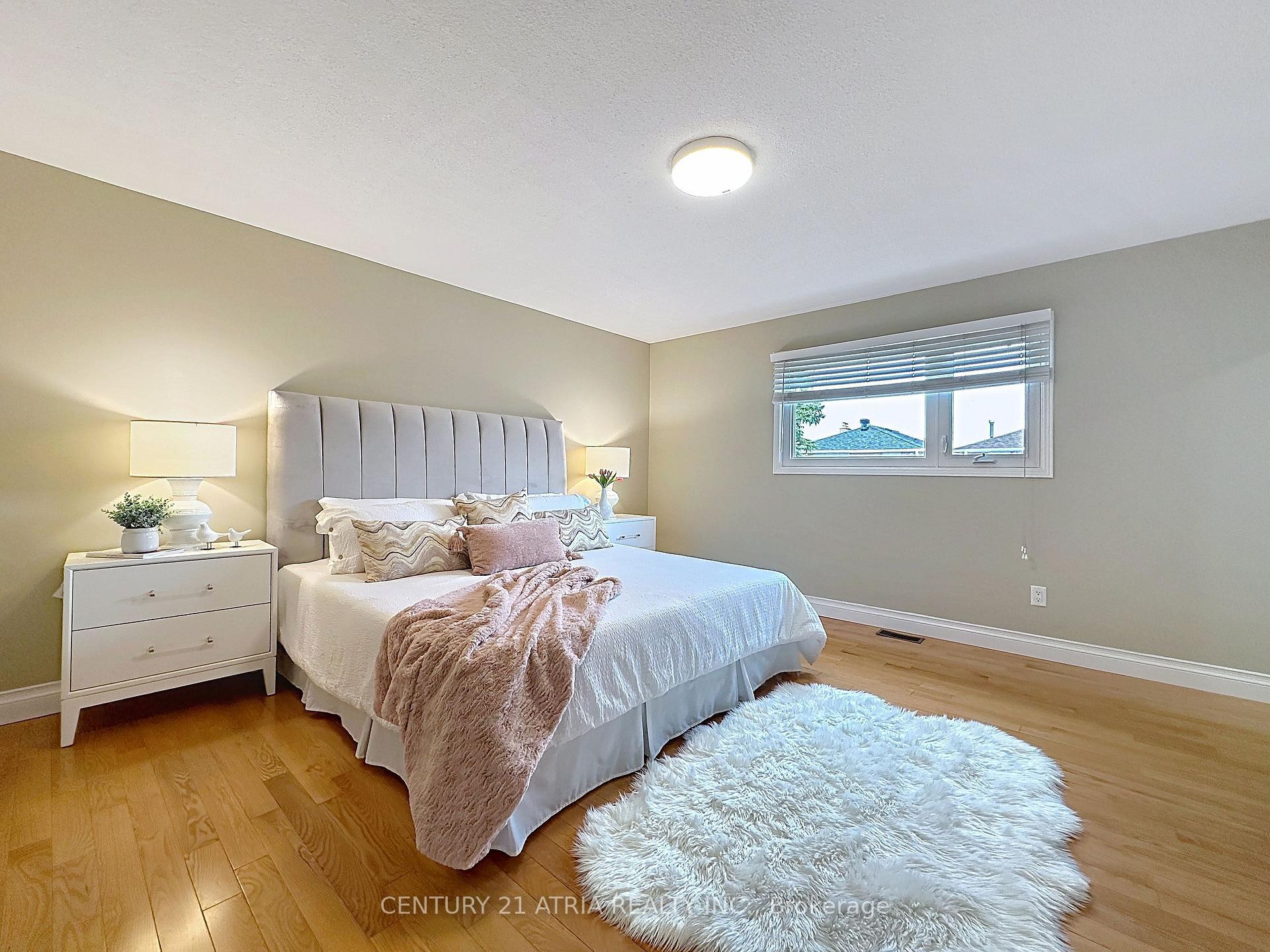 Photo 8 of 58 Danjohn Crescent, Scarborough, Agincourt North — HOMEH