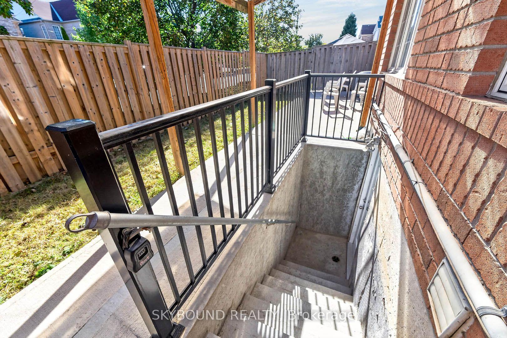 Photo 8 of Unit Bsmt, 828 Bethany Crescent, Mississauga, East Credit — HOMEH