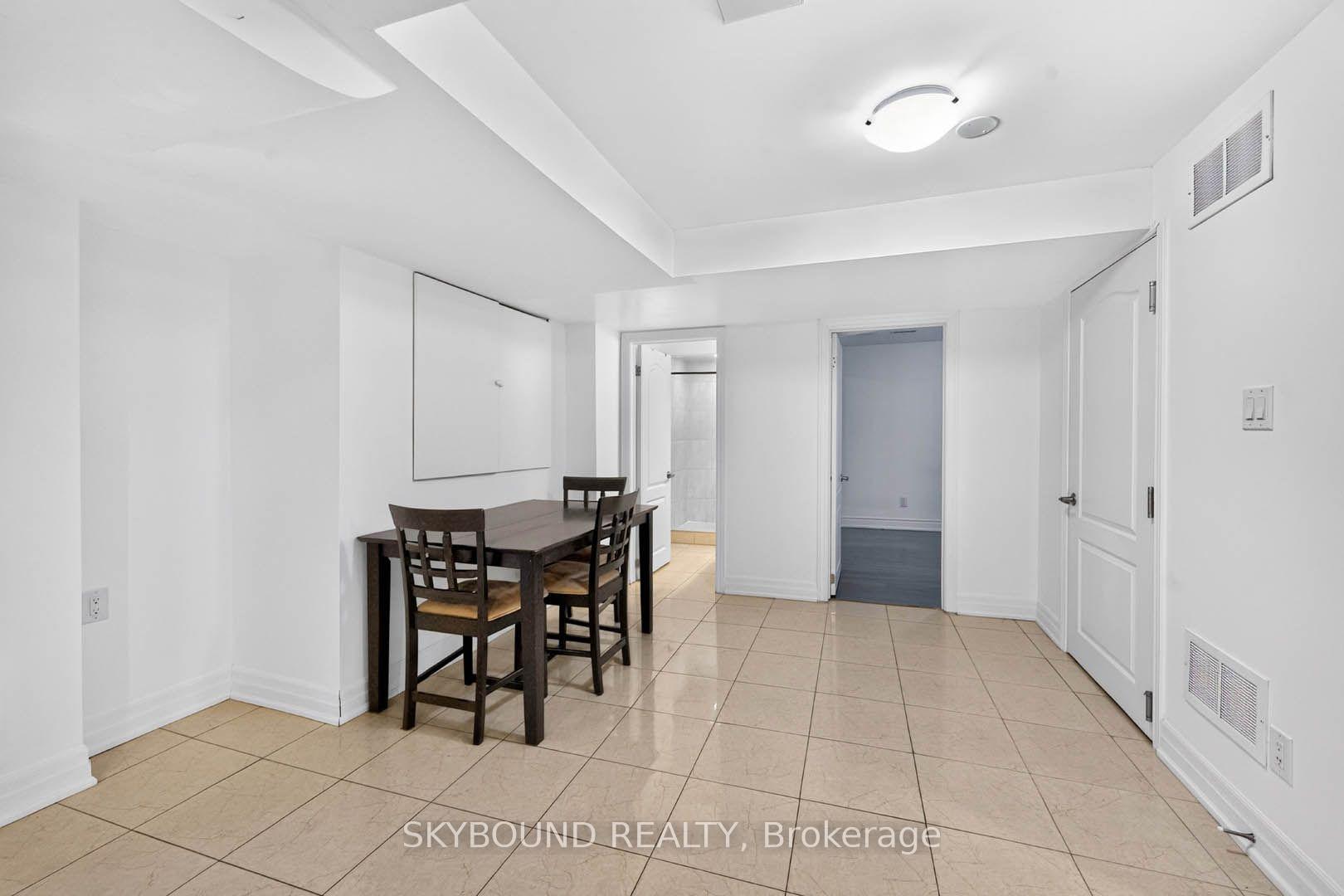 Photo 10 of Unit Bsmt, 828 Bethany Crescent, Mississauga, East Credit — HOMEH