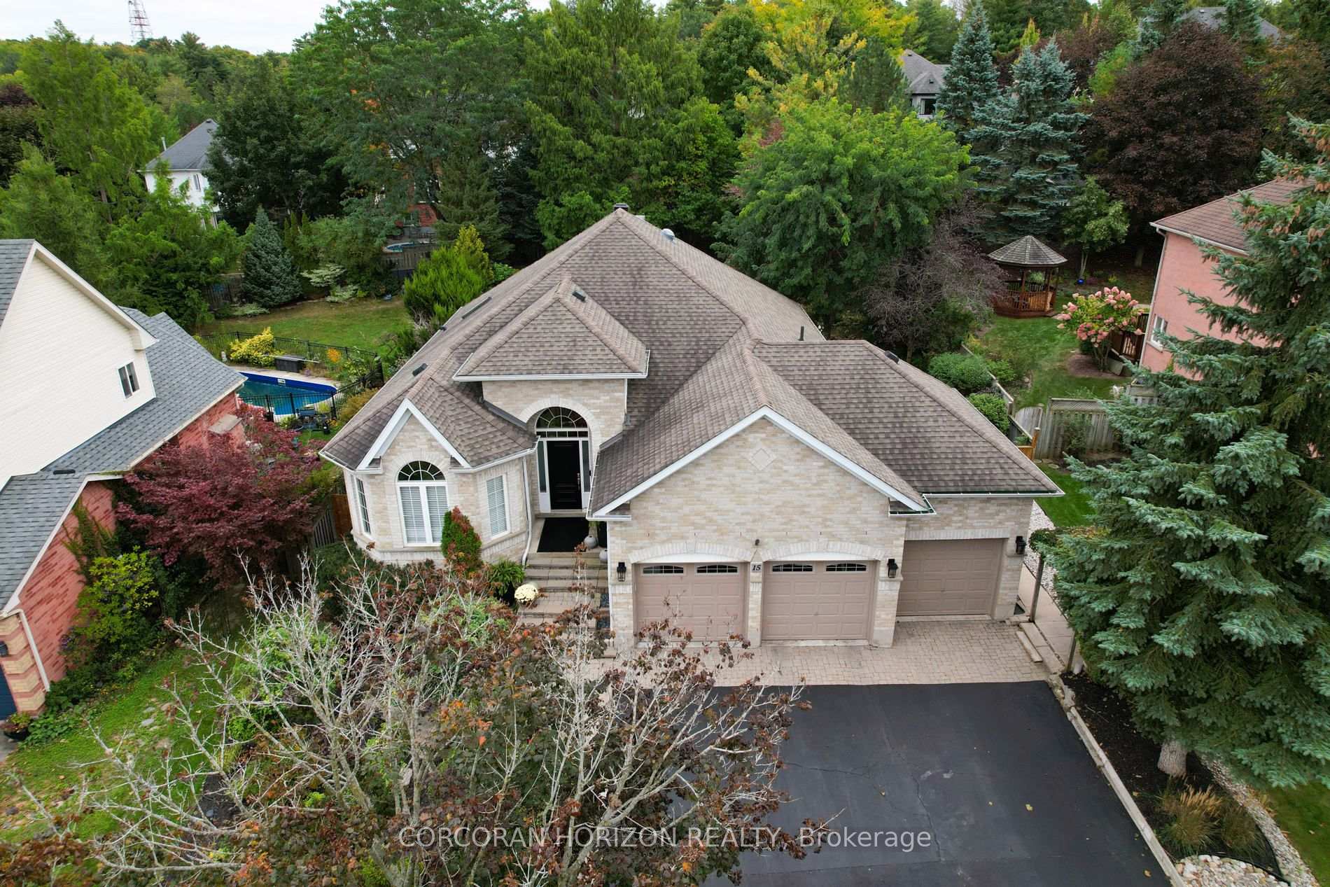 Photo 2 of 15 Everwood Run, Kitchener, Doon South — HOMEH