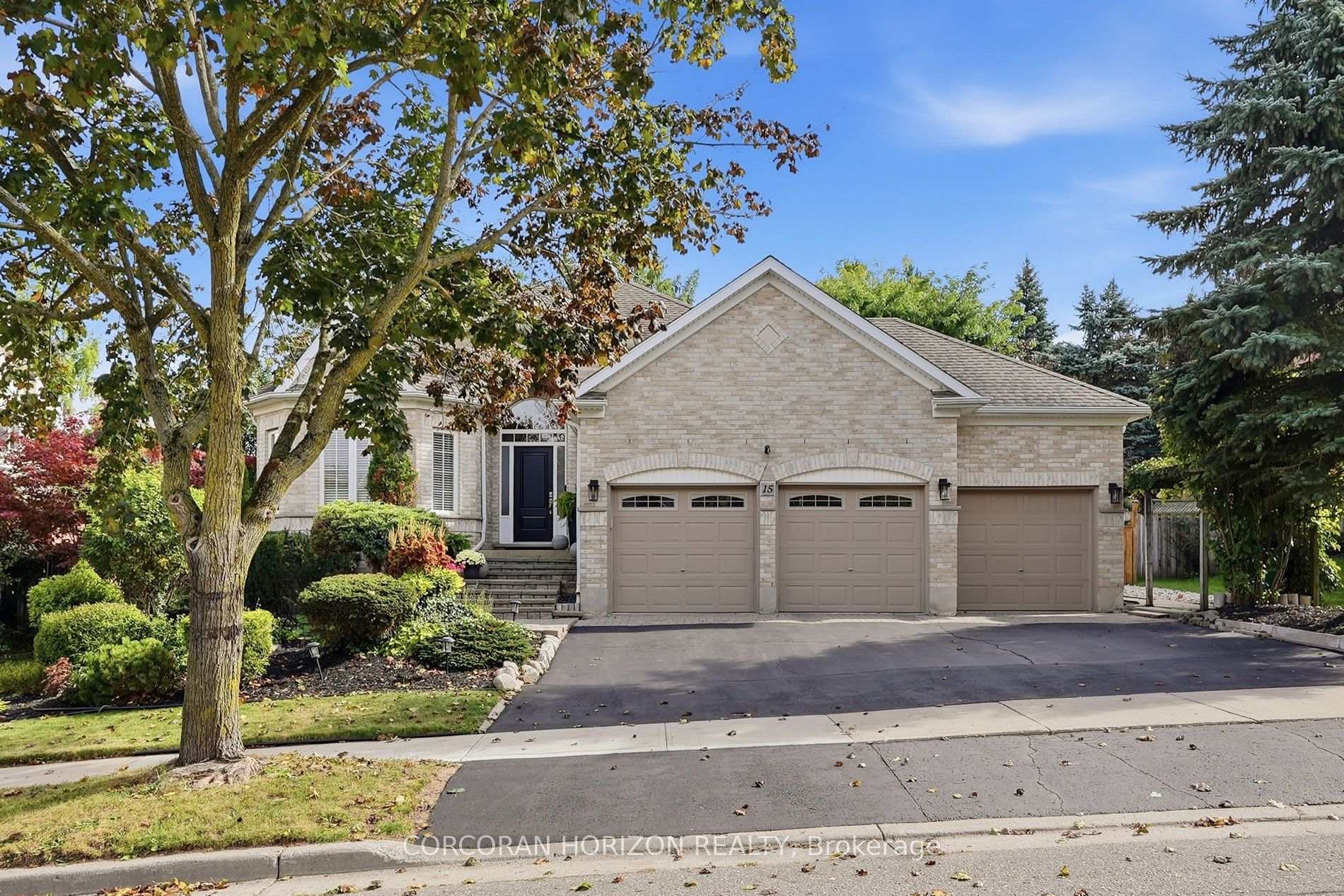 Photo 3 of 15 Everwood Run, Kitchener, Doon South — HOMEH