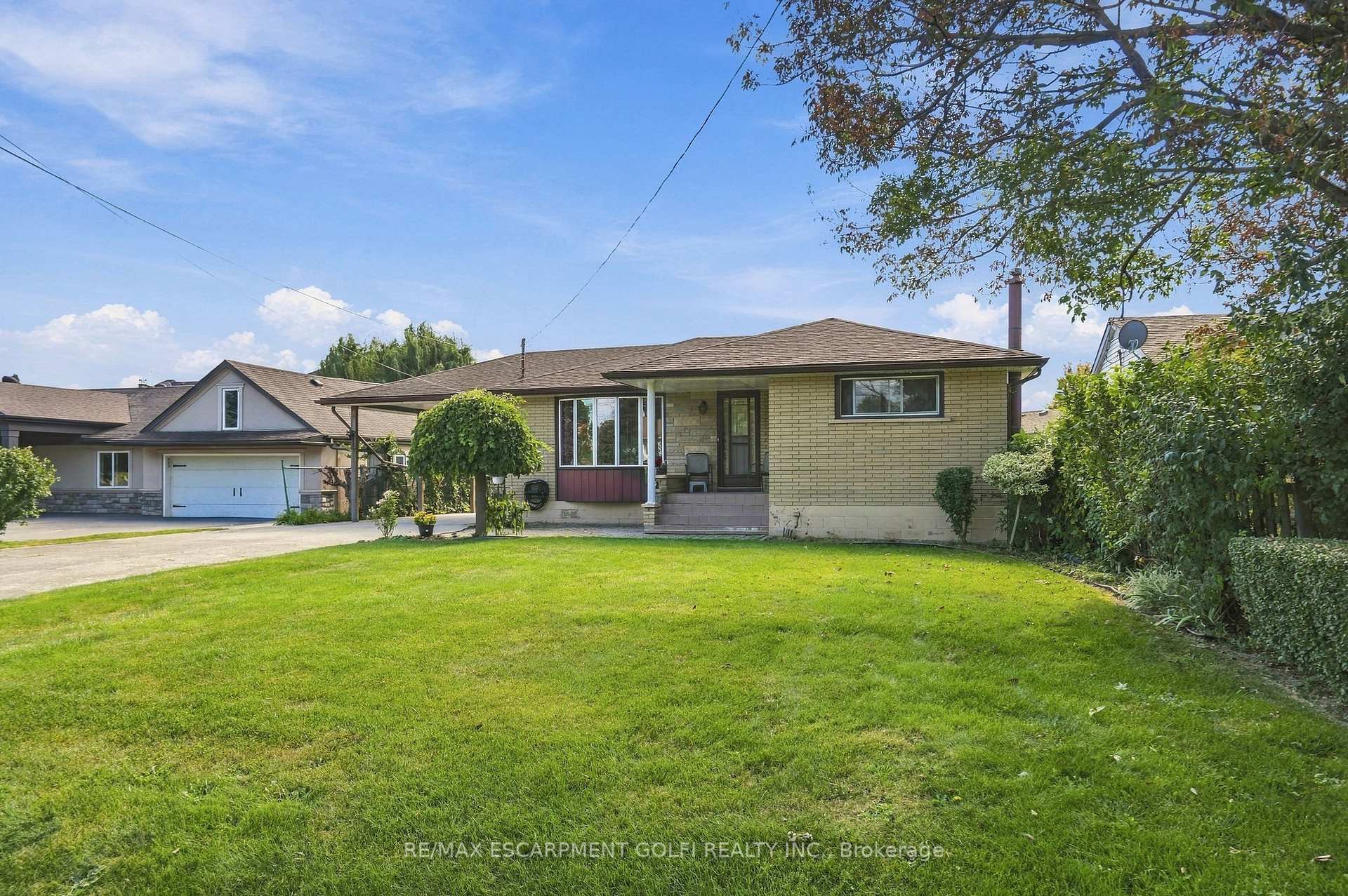 Photo 4 of 691 Winston Road, Grimsby, Grimsby Beach — HOMEH
