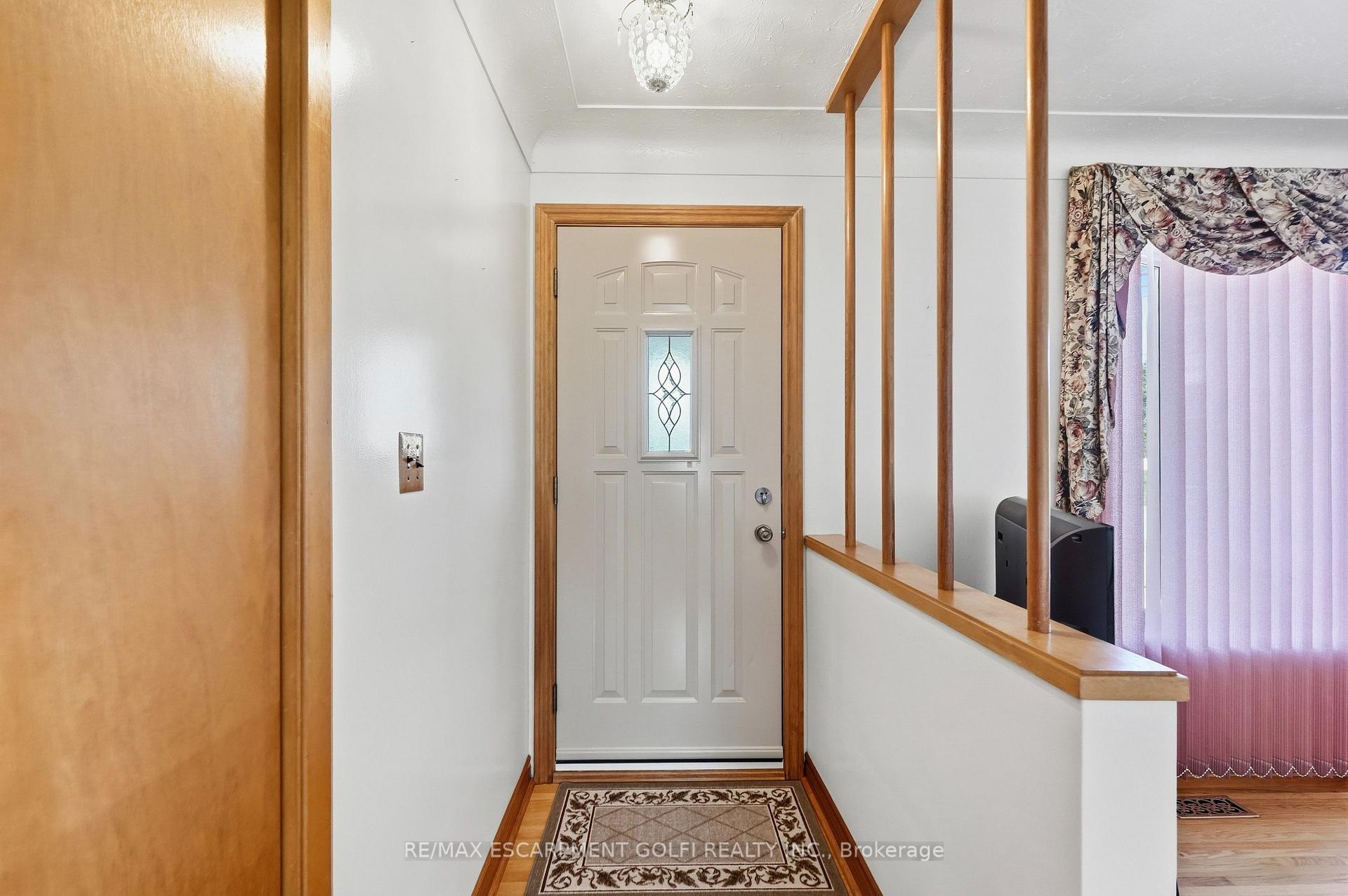 Photo 7 of 691 Winston Road, Grimsby, Grimsby Beach — HOMEH