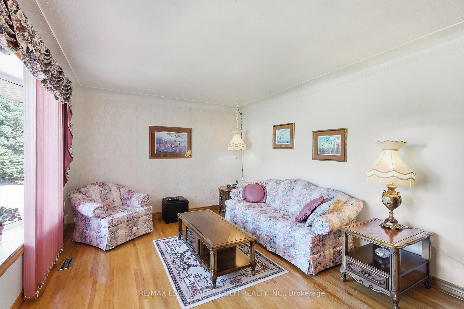 Photo 9 of 691 Winston Road, Grimsby, Grimsby Beach — HOMEH
