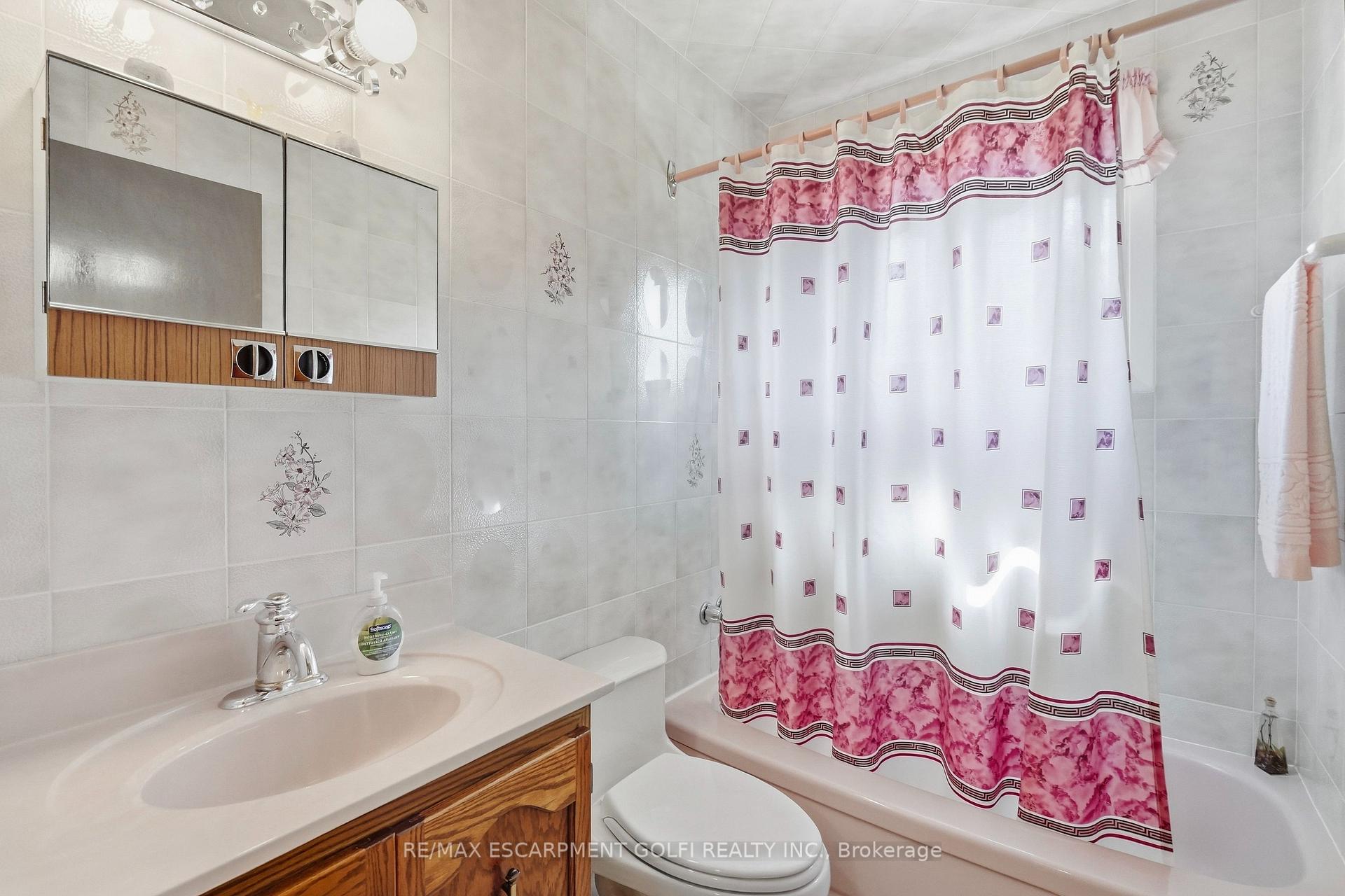 Photo 12 of 691 Winston Road, Grimsby, Grimsby Beach — HOMEH