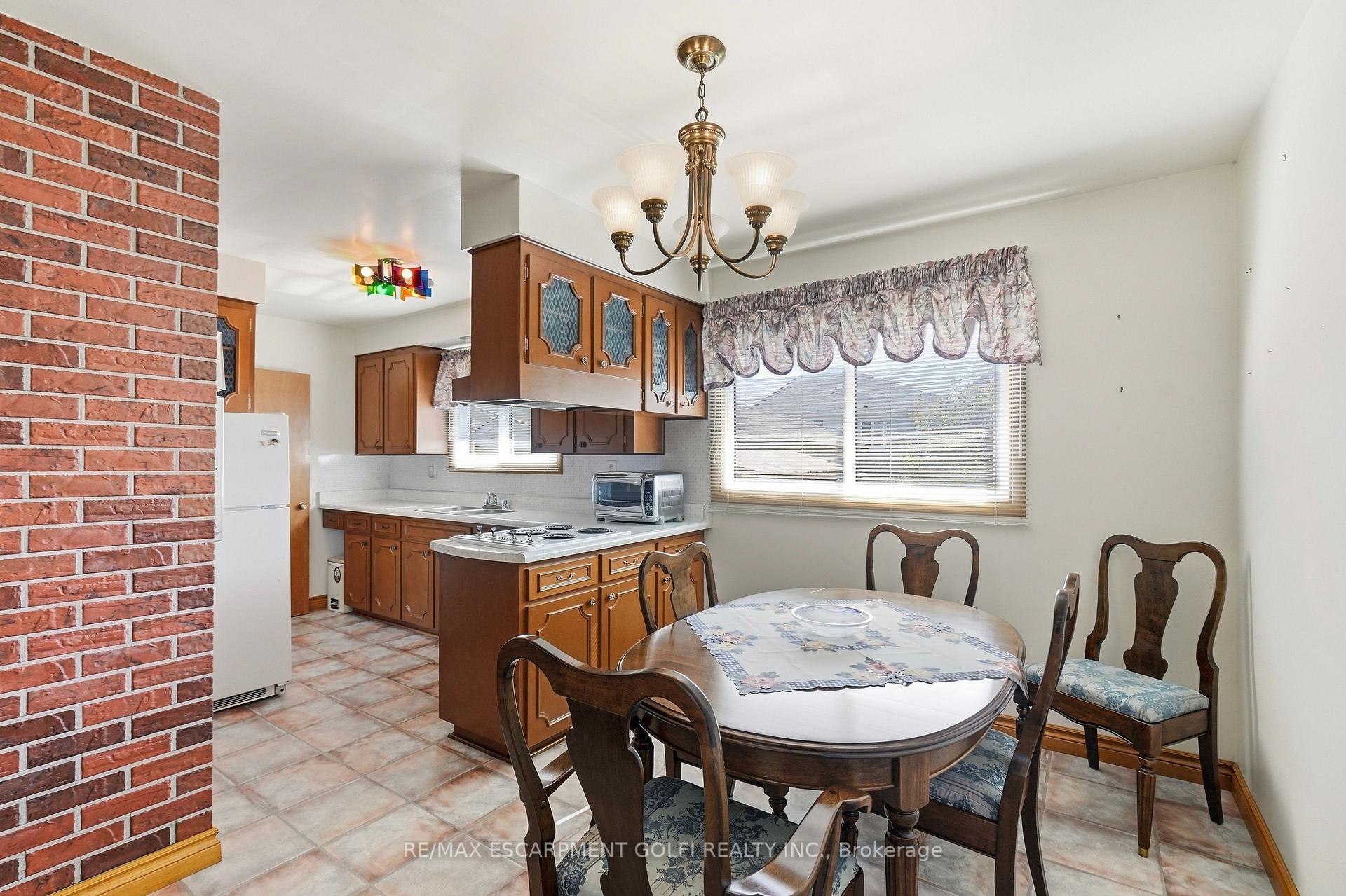Photo 20 of 691 Winston Road, Grimsby, Grimsby Beach — HOMEH