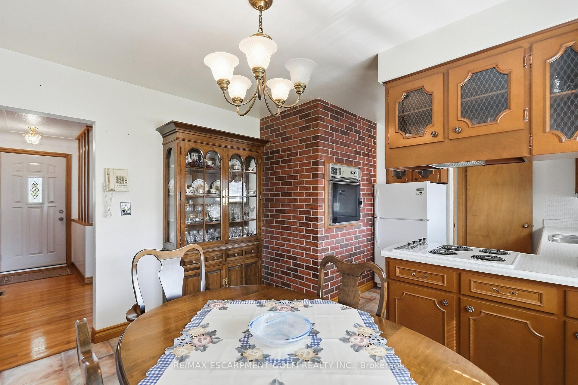 Photo 22 of 691 Winston Road, Grimsby, Grimsby Beach — HOMEH