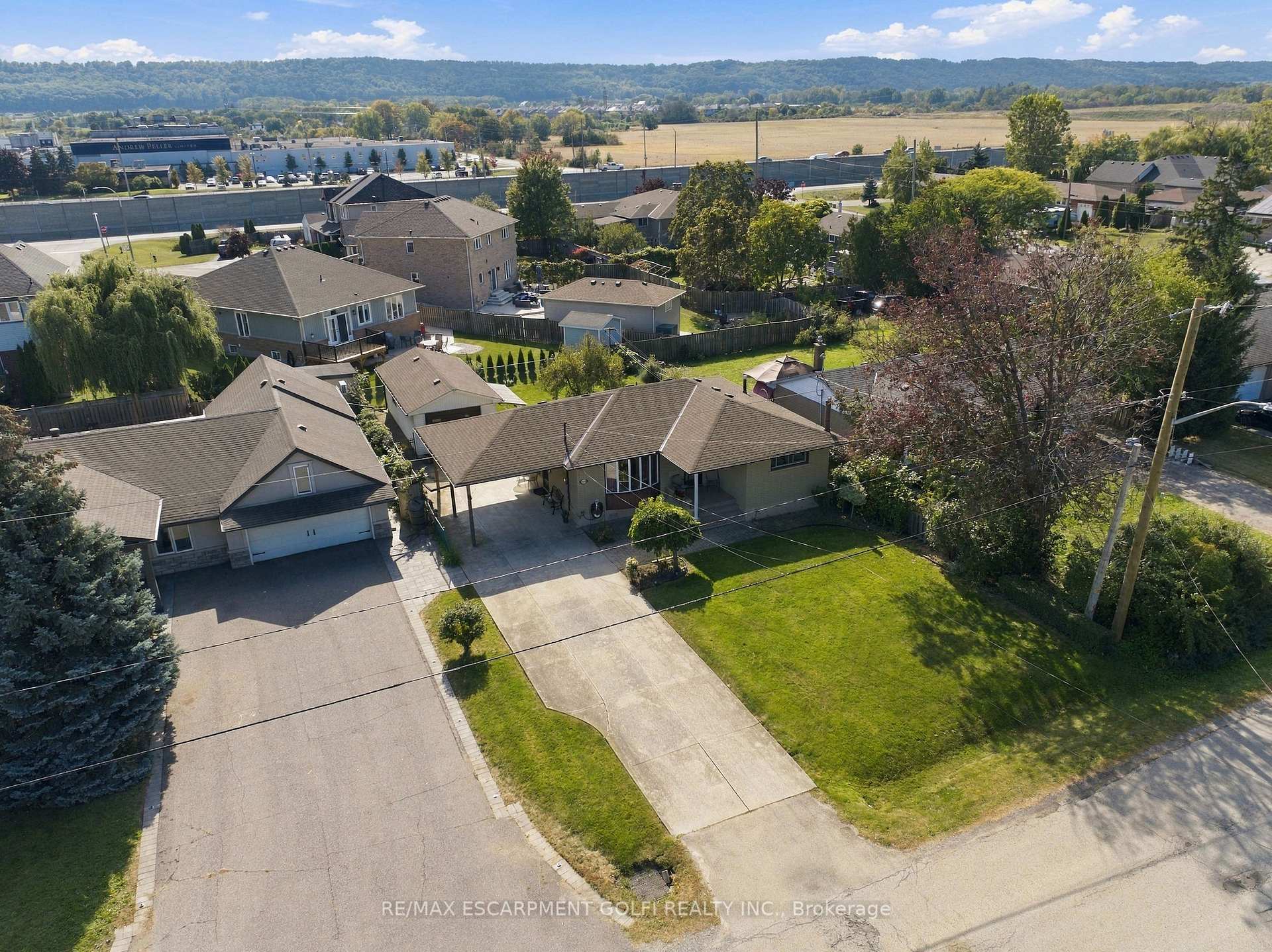 Photo 32 of 691 Winston Road, Grimsby, Grimsby Beach — HOMEH