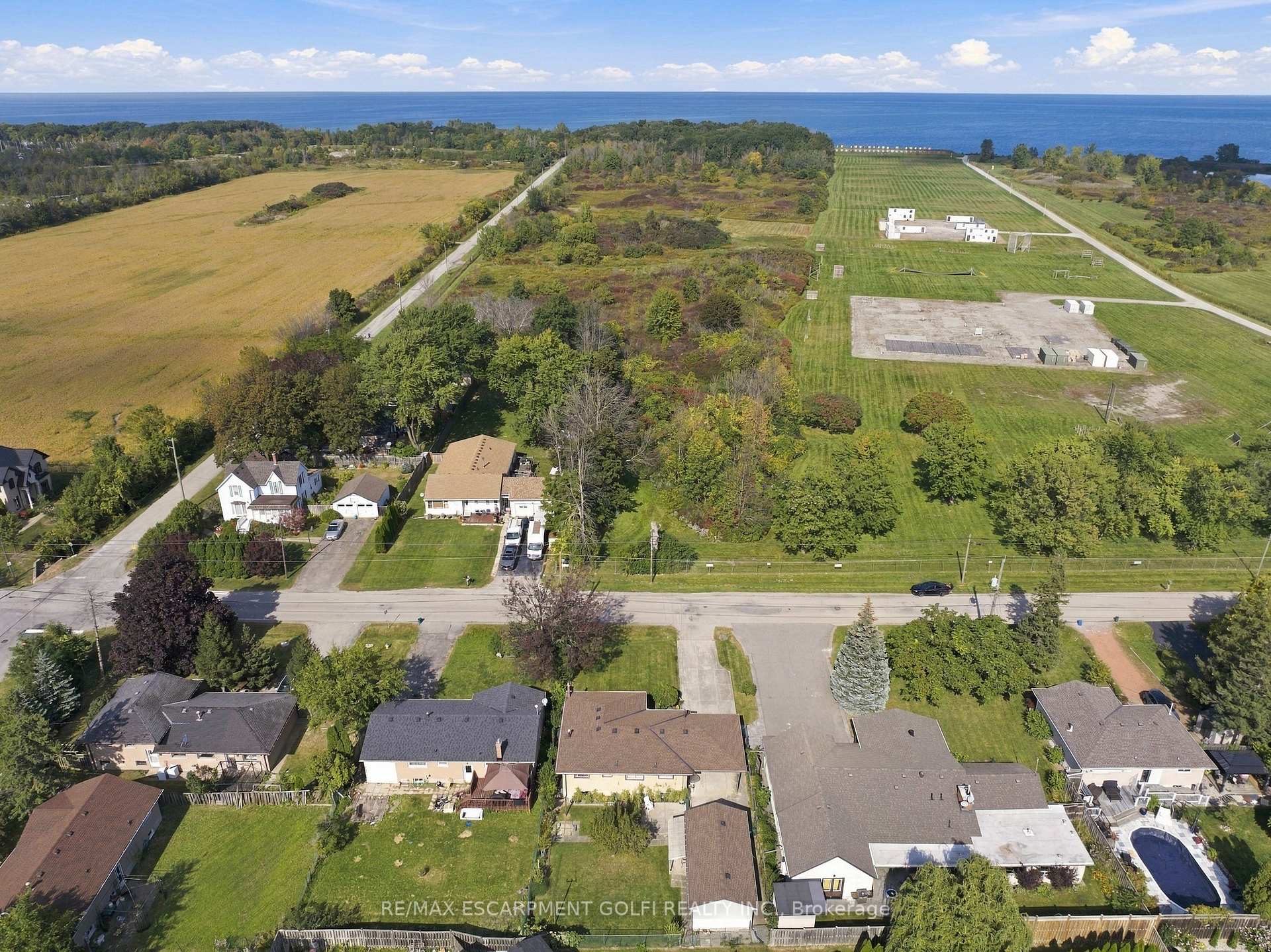 Photo 36 of 691 Winston Road, Grimsby, Grimsby Beach — HOMEH