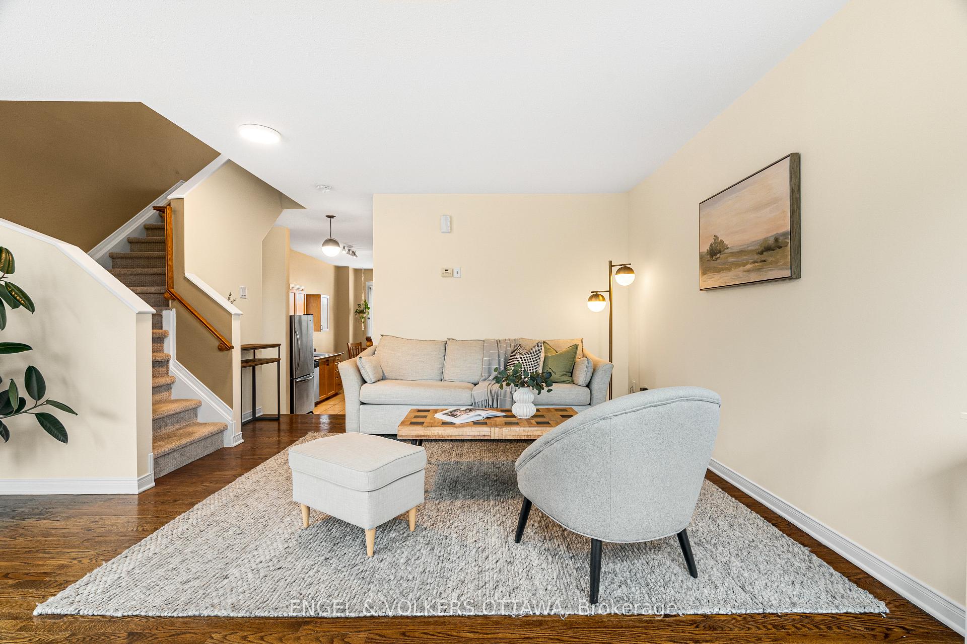Photo 7 of 2032 P Avenue, Ottawa, Eastway Gardens/Industrial Park — HOMEH