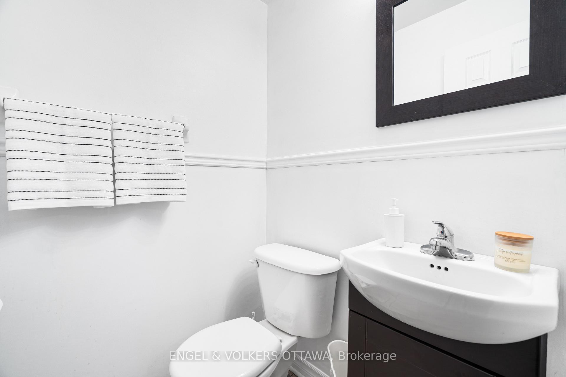 Photo 12 of 2032 P Avenue, Ottawa, Eastway Gardens/Industrial Park — HOMEH