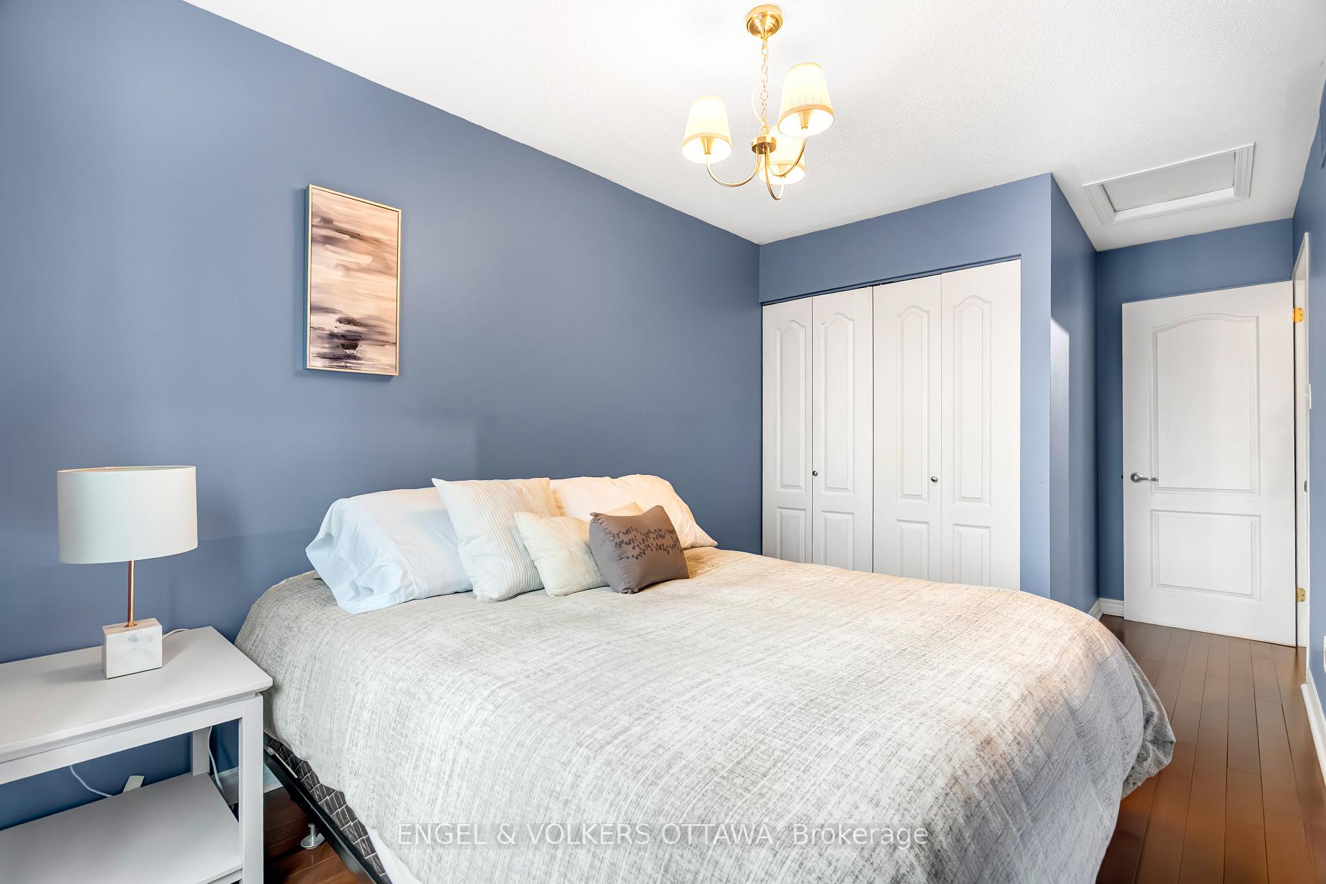 Photo 16 of 2032 P Avenue, Ottawa, Eastway Gardens/Industrial Park — HOMEH
