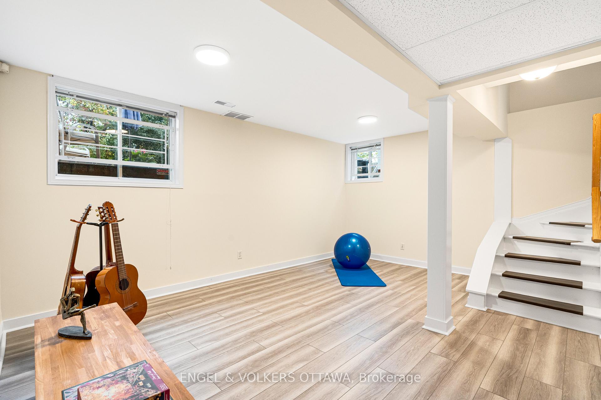 Photo 19 of 2032 P Avenue, Ottawa, Eastway Gardens/Industrial Park — HOMEH