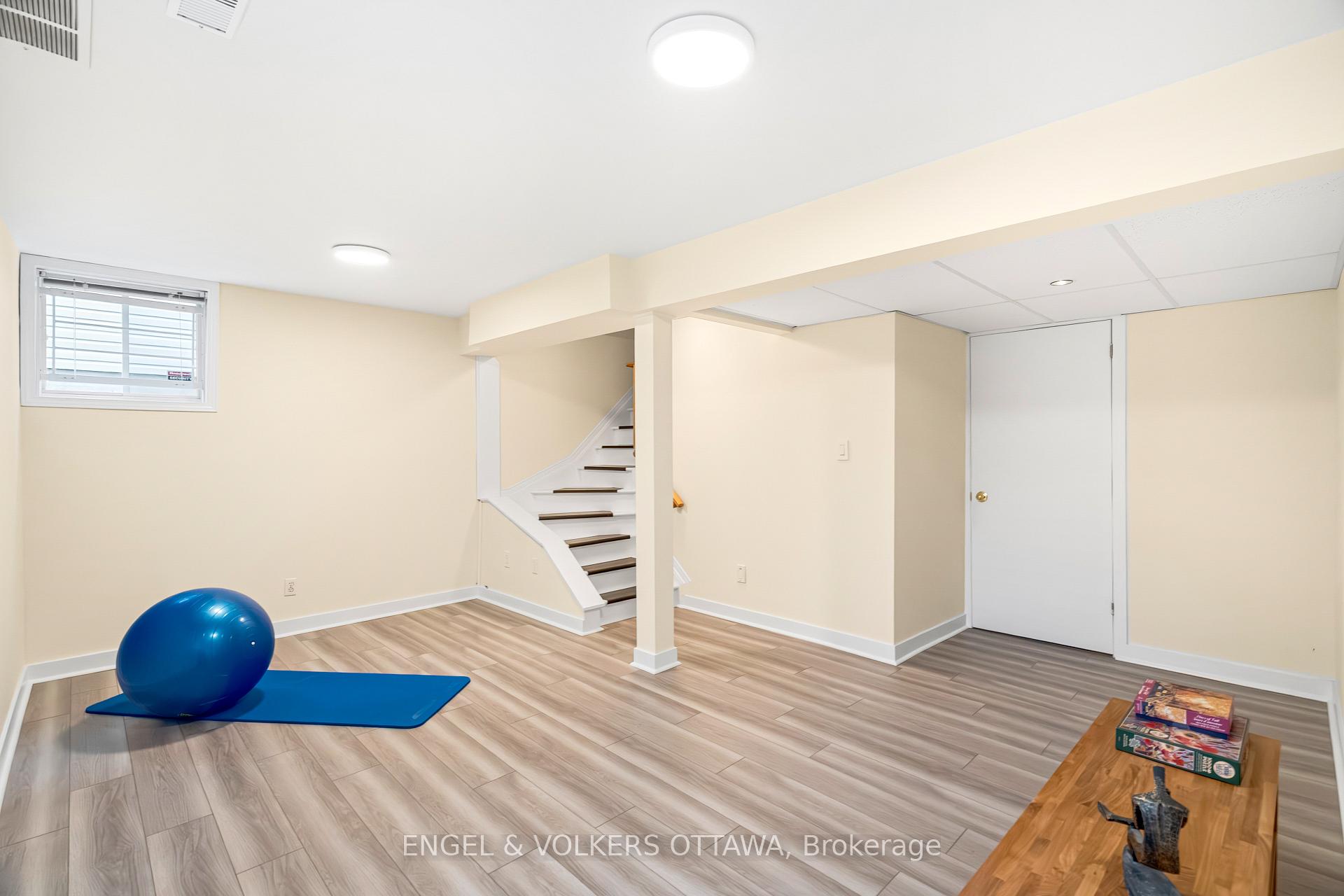 Photo 20 of 2032 P Avenue, Ottawa, Eastway Gardens/Industrial Park — HOMEH
