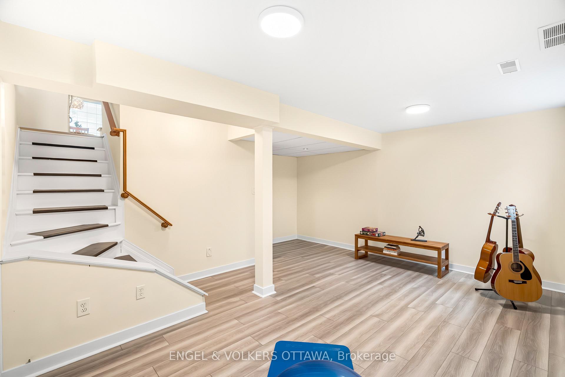 Photo 21 of 2032 P Avenue, Ottawa, Eastway Gardens/Industrial Park — HOMEH