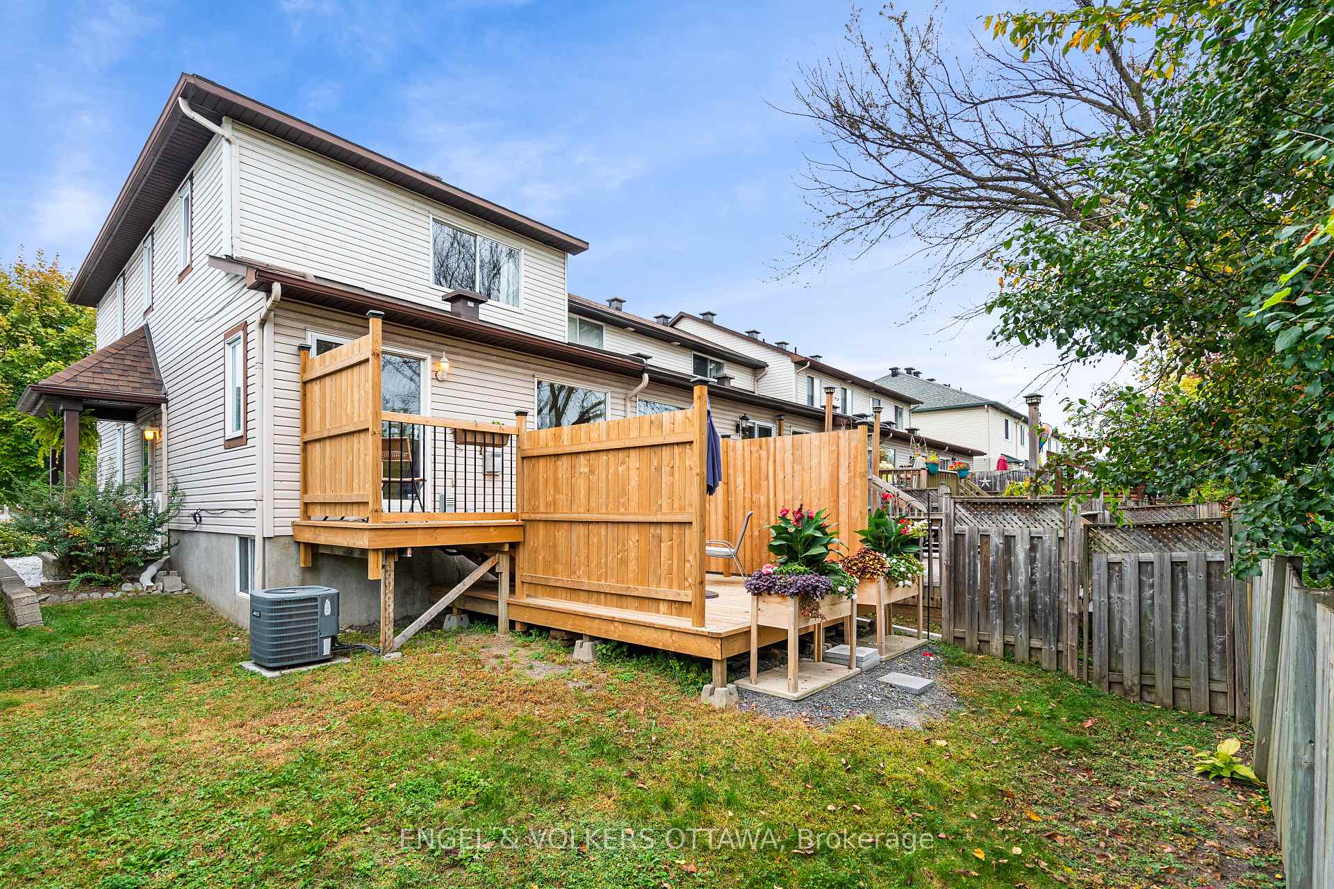 Photo 28 of 2032 P Avenue, Ottawa, Eastway Gardens/Industrial Park — HOMEH